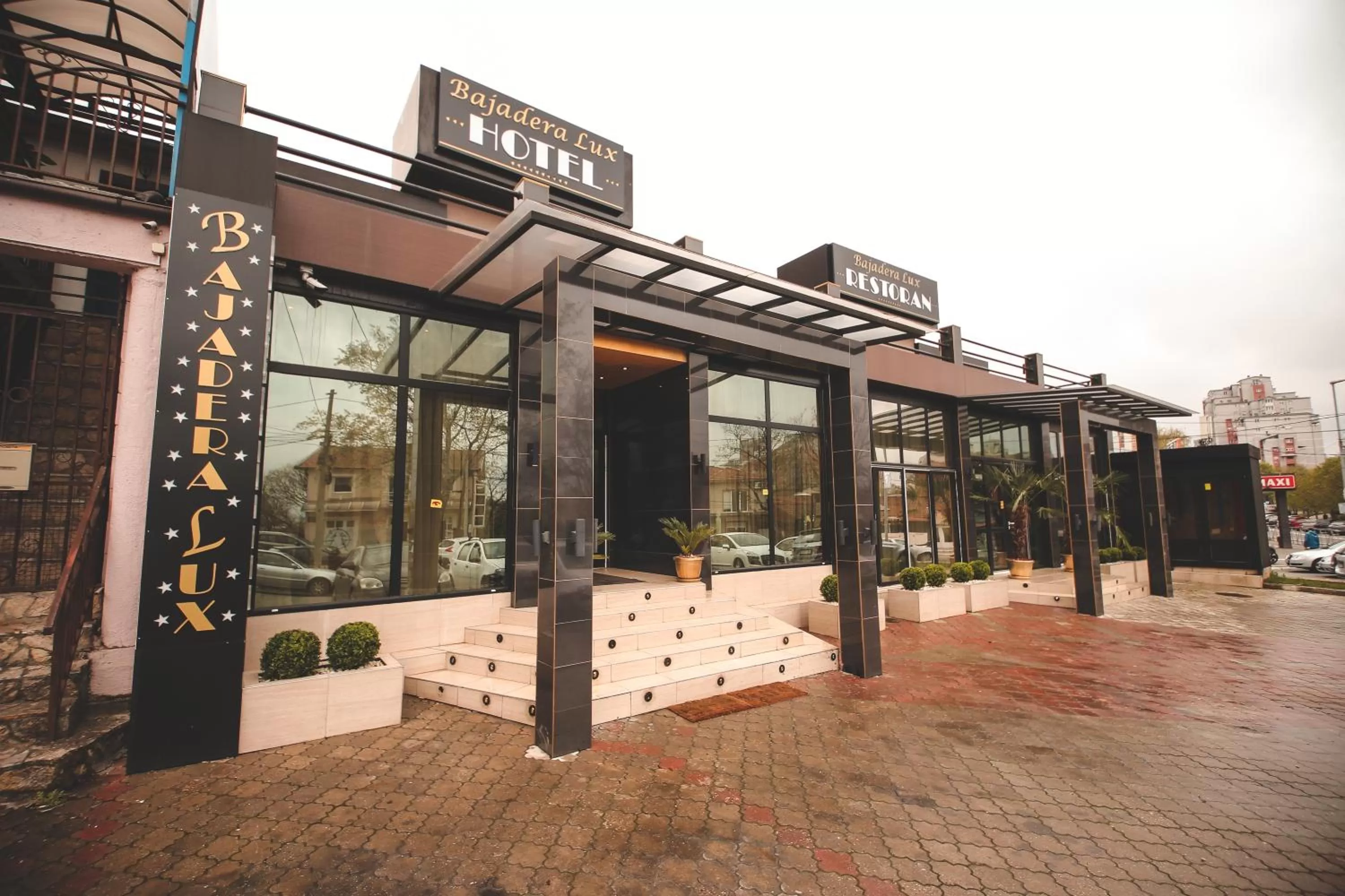 Property building in Bajadera Lux