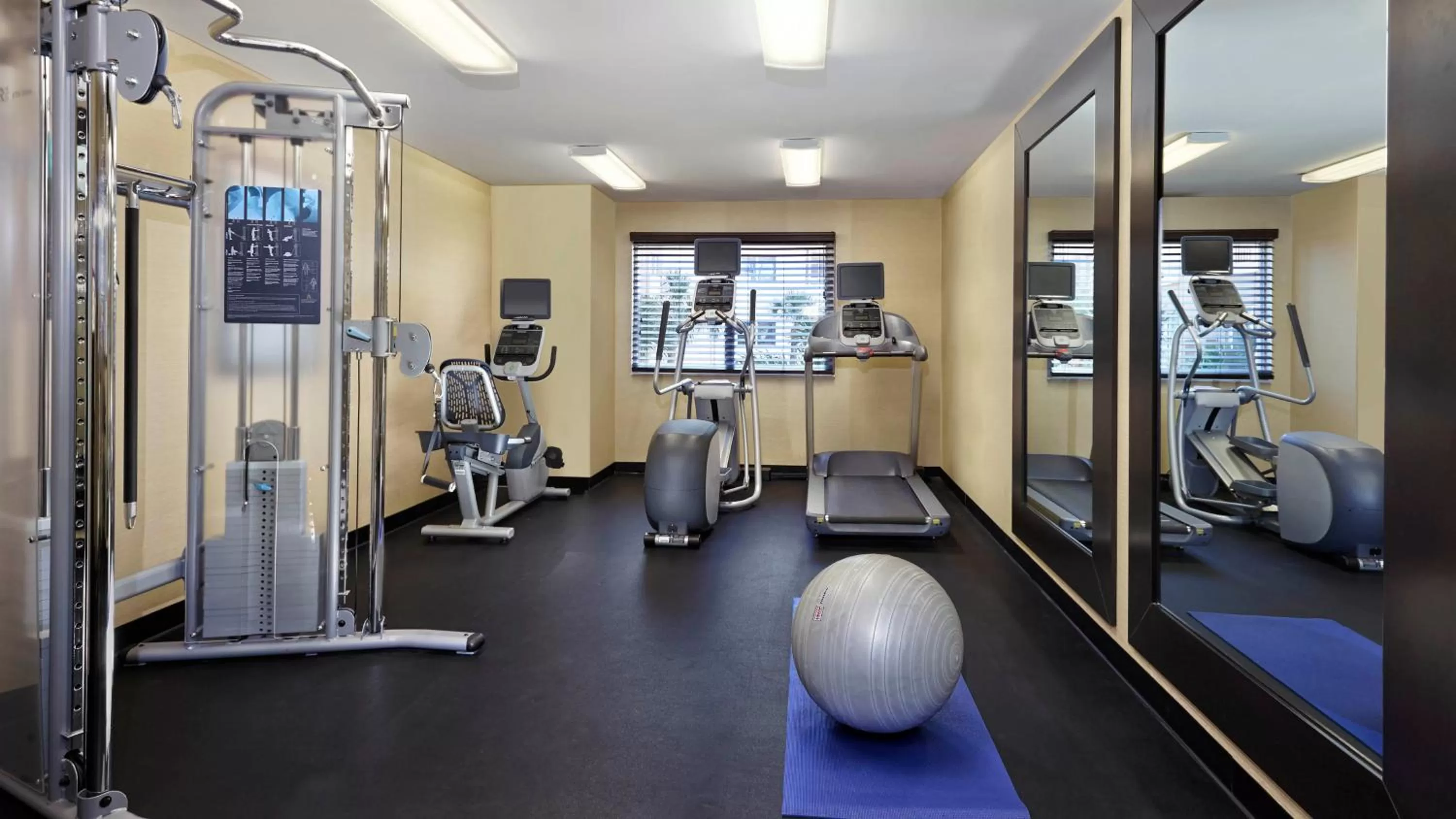 Fitness centre/facilities in Holiday Inn Express & Suites Naples Downtown - 5th Avenue by IHG
