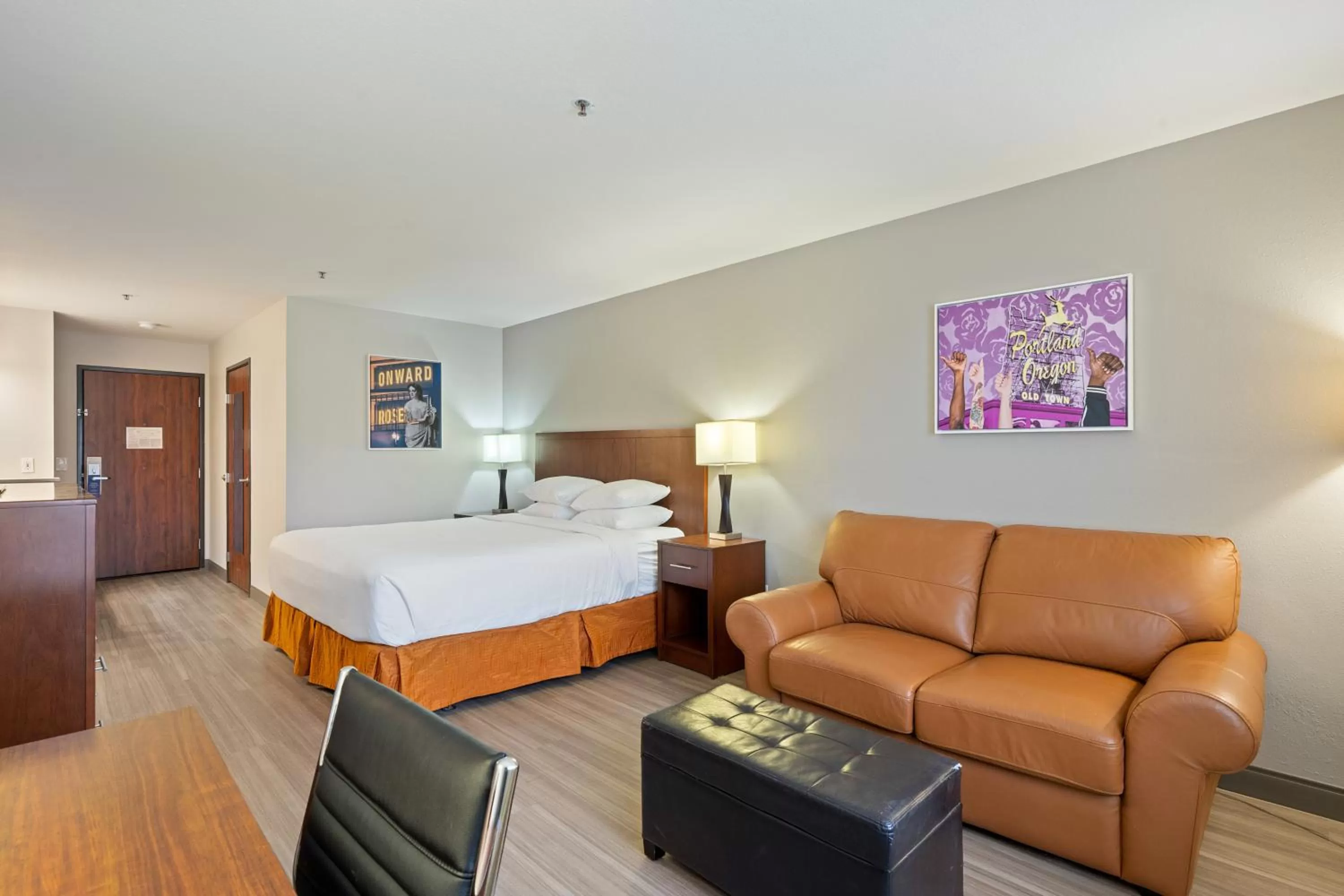 King Room with Bath Tub - Disability Access/Non-Smoking in Best Western Lake Oswego Hotel & Suites