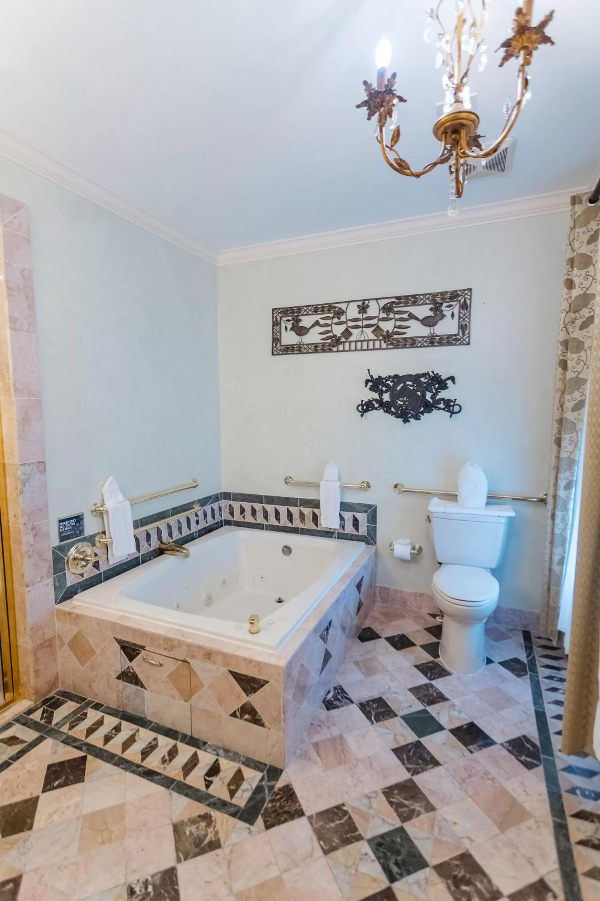 Bed in 1840s Carrollton Inn