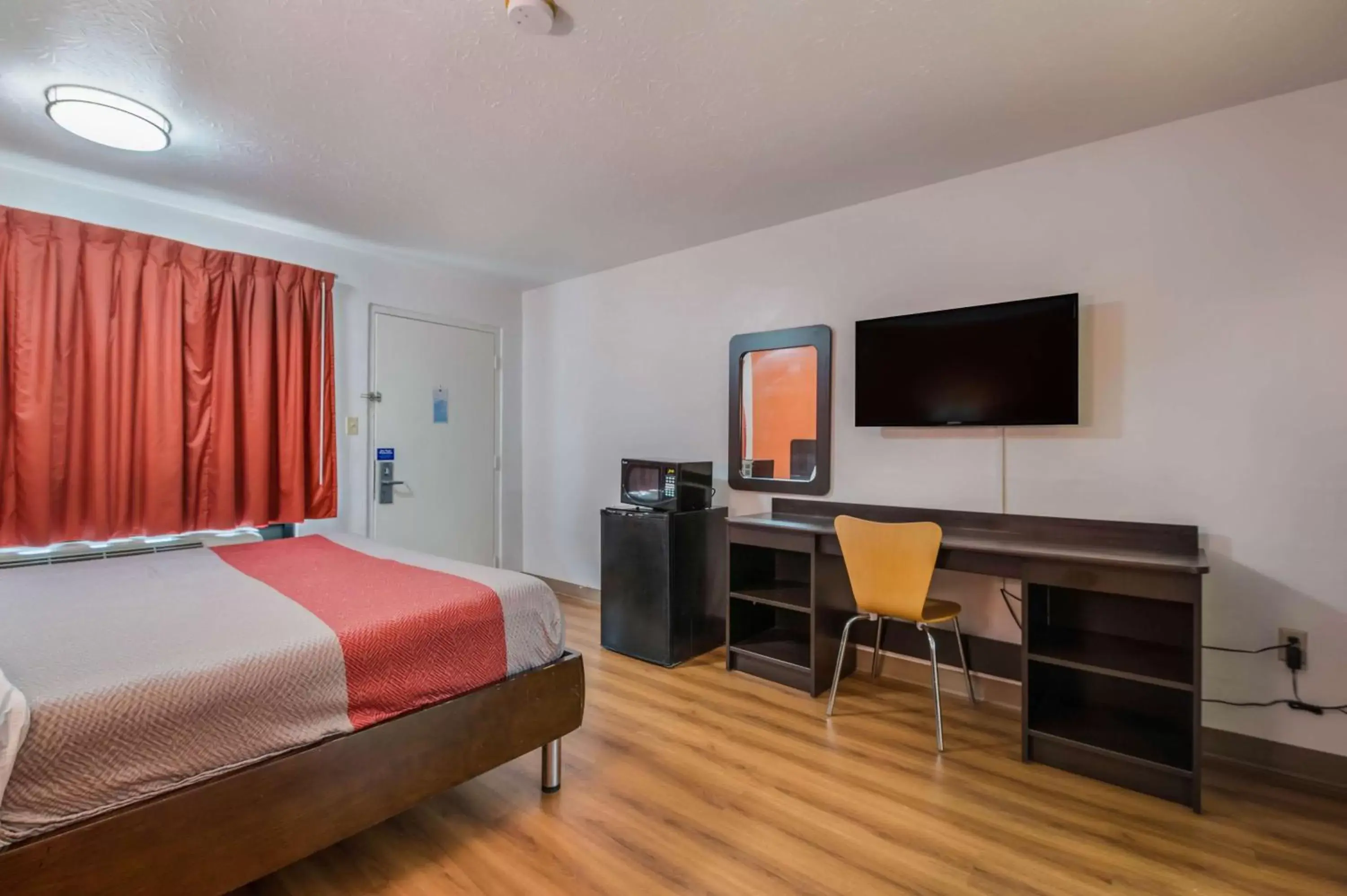 Double Room - Disability Access - Non-Smoking in Motel 6-Attalla, AL Double Room - Disability Access - Non-Smoking in Motel 6-Attalla, AL