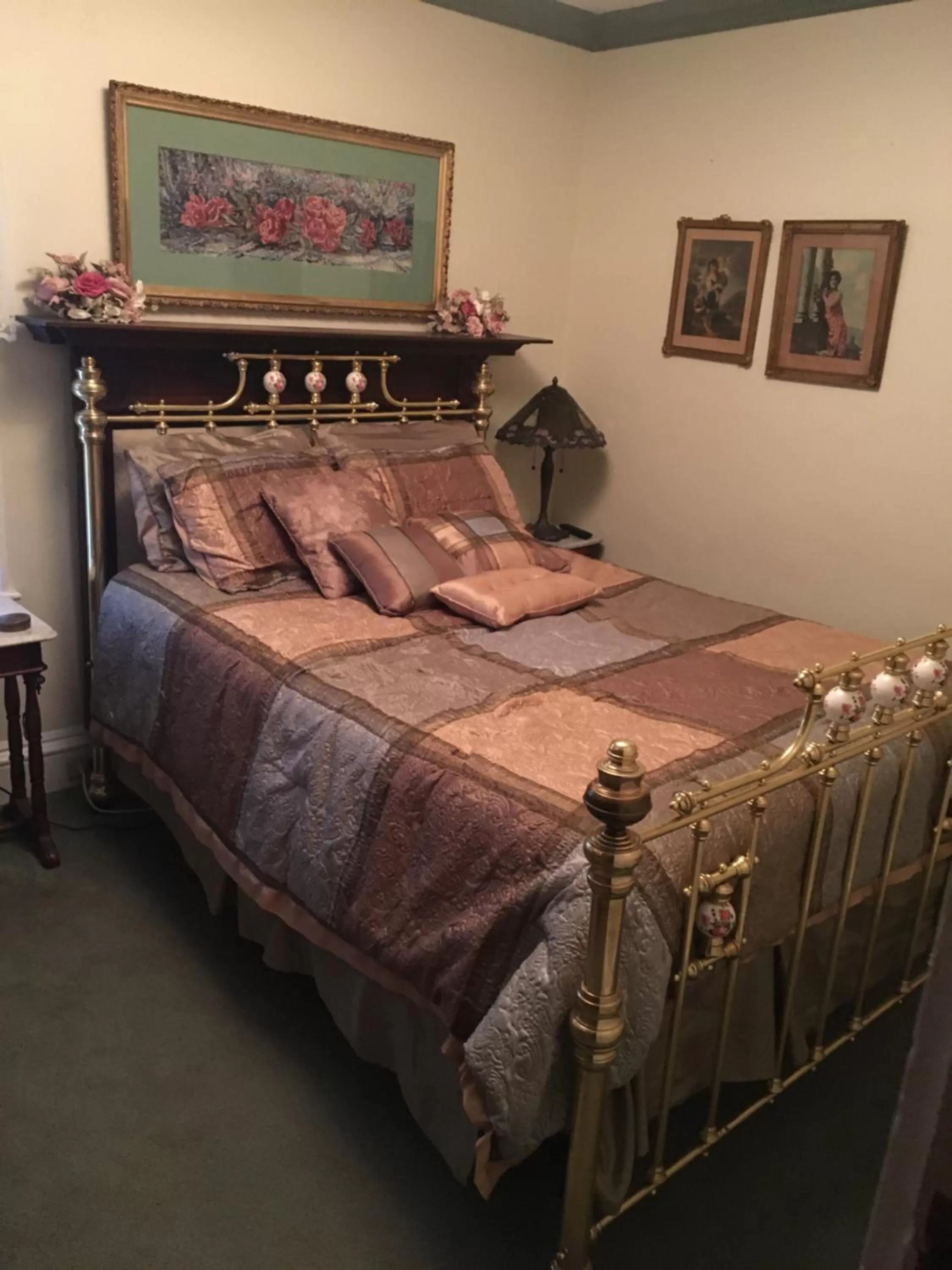 Bed in Raindrops On Roses Bed & Breakfast