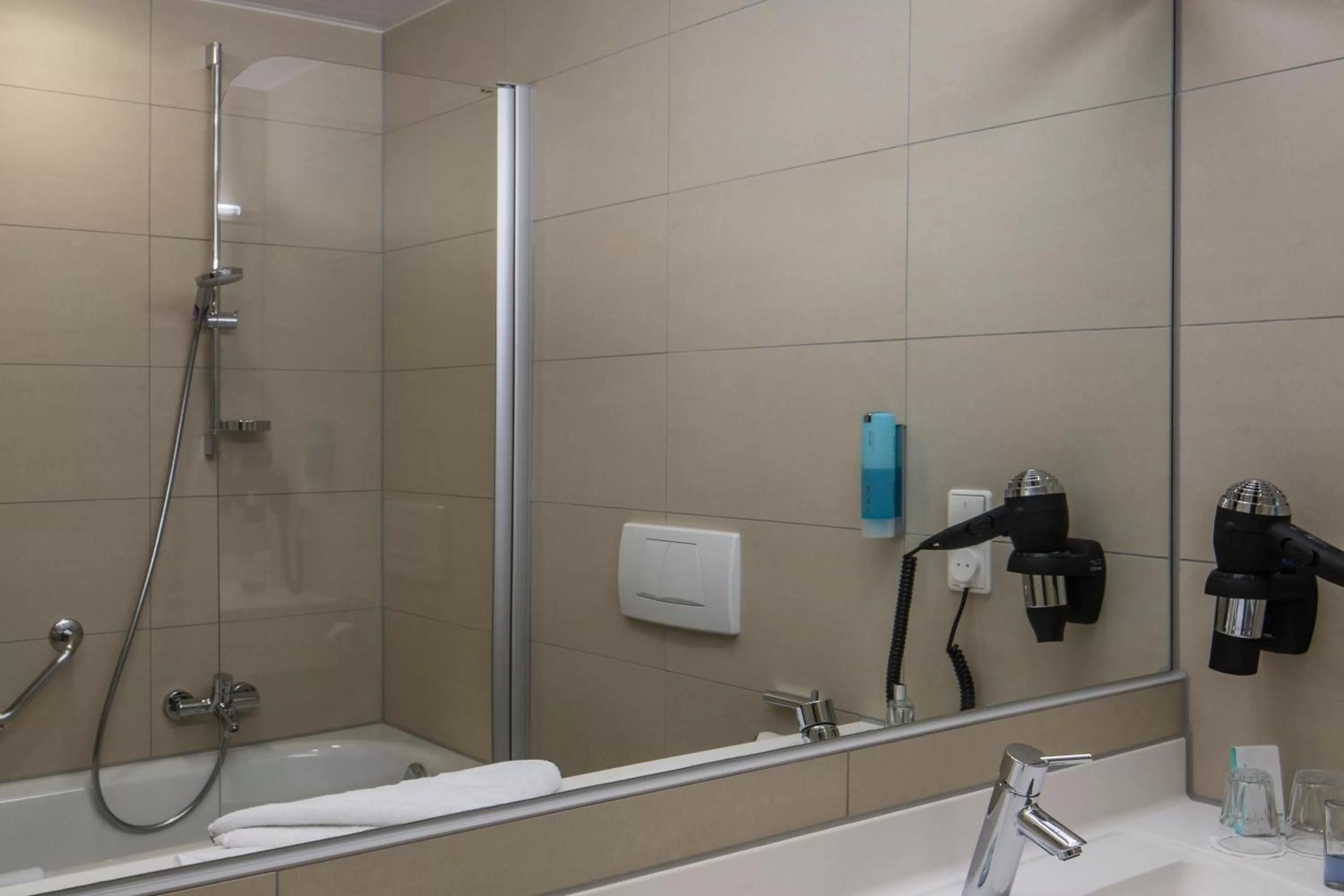 Bathroom in Austria Trend Hotel Europa Salzburg