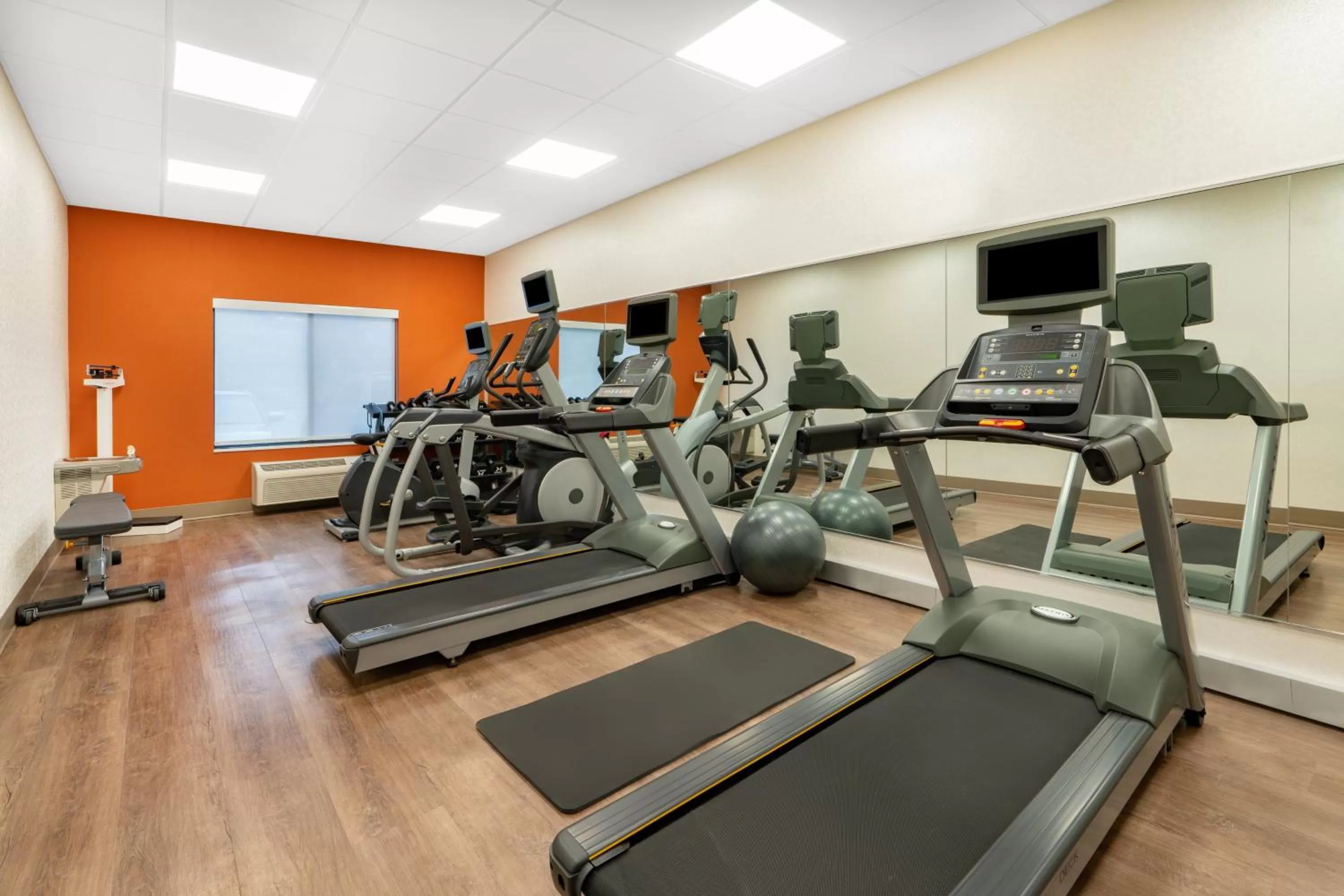 Fitness centre/facilities in Holiday Inn Express & Suites Trinidad by IHG