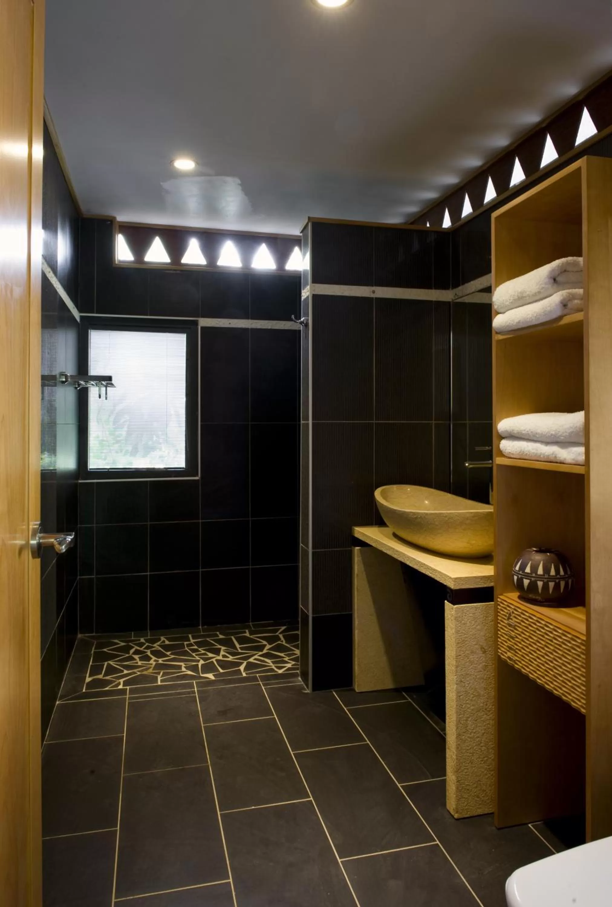 Bathroom in Maitai Lapita Village Huahine