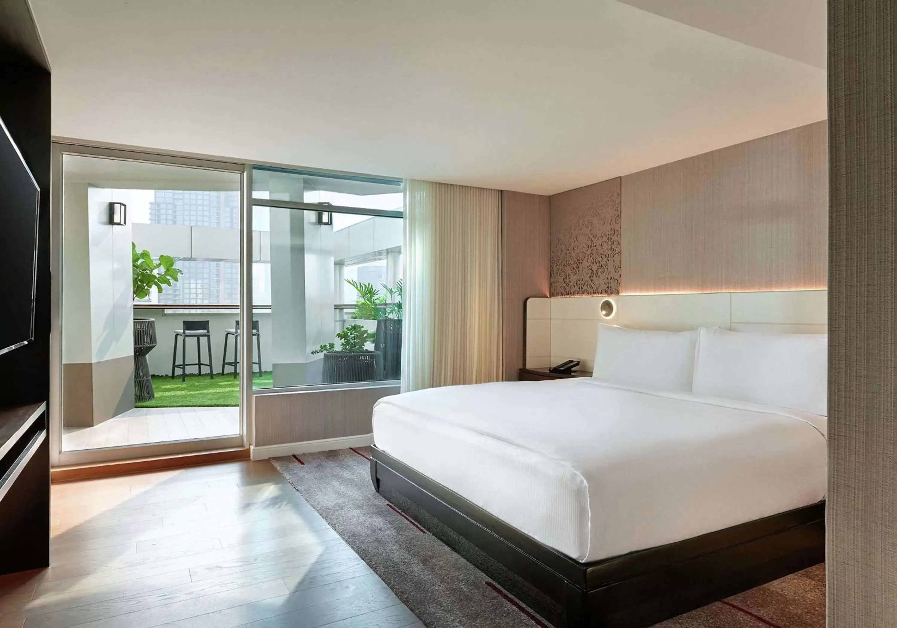 Suite with Terrace in DoubleTree by Hilton Bangkok Ploenchit Suite with Terrace in DoubleTree by Hilton Bangkok Ploenchit