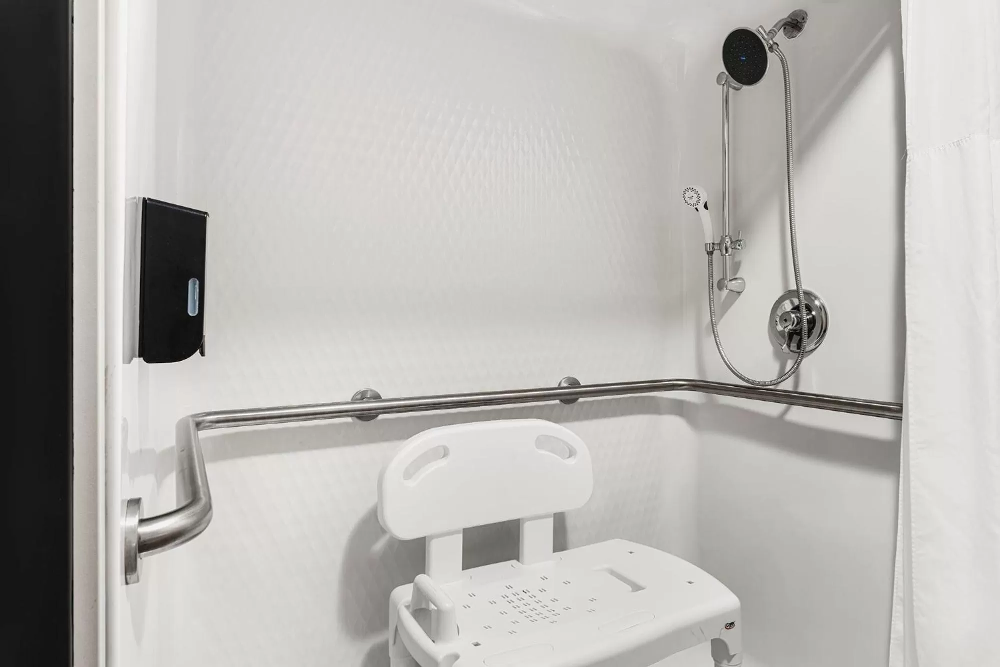 Shower in The Ashley Inn & Suites