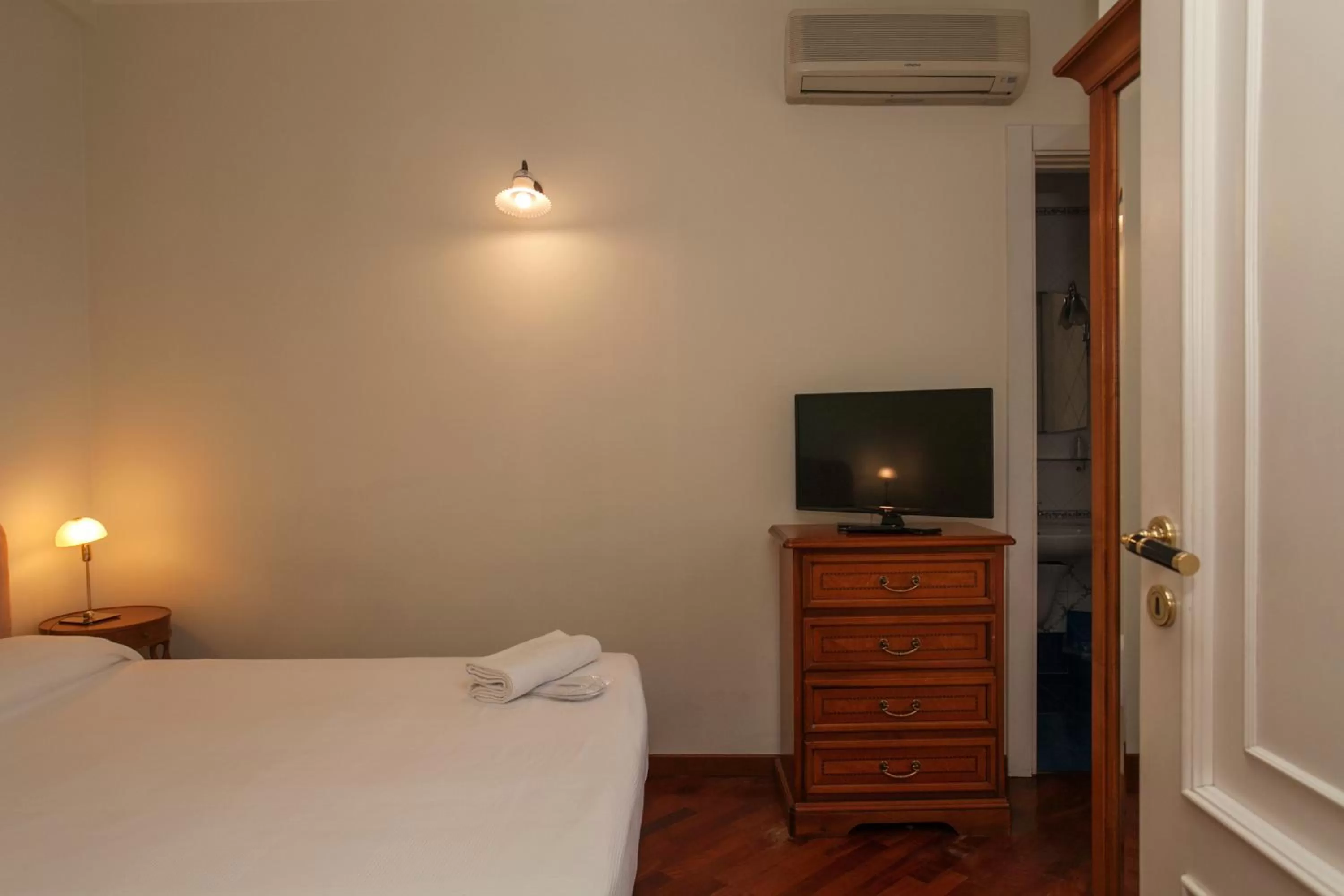 TV and multimedia, Bed in Zodiacus Residence