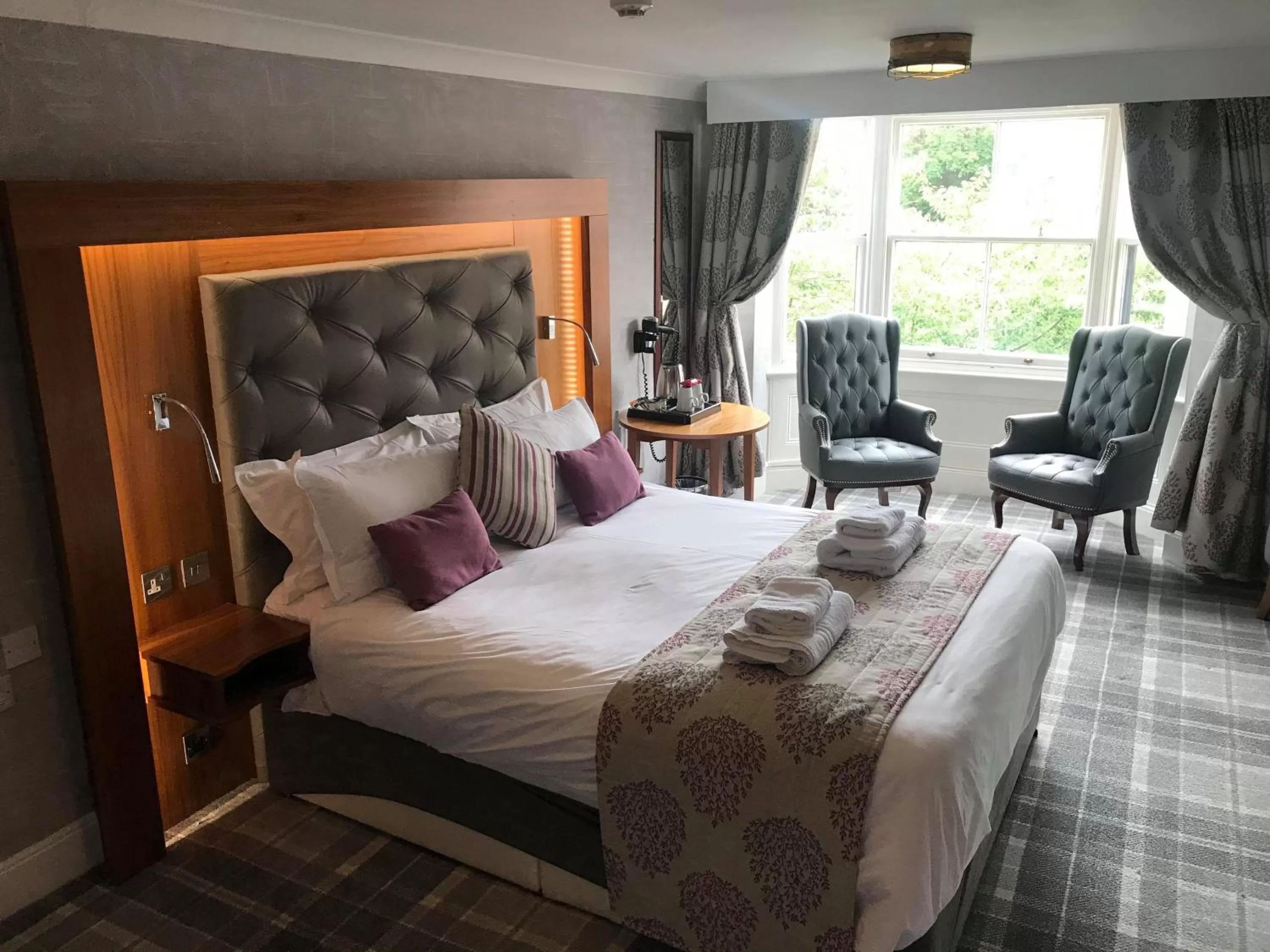 King Suite with Whirlpool in The Resolution Hotel