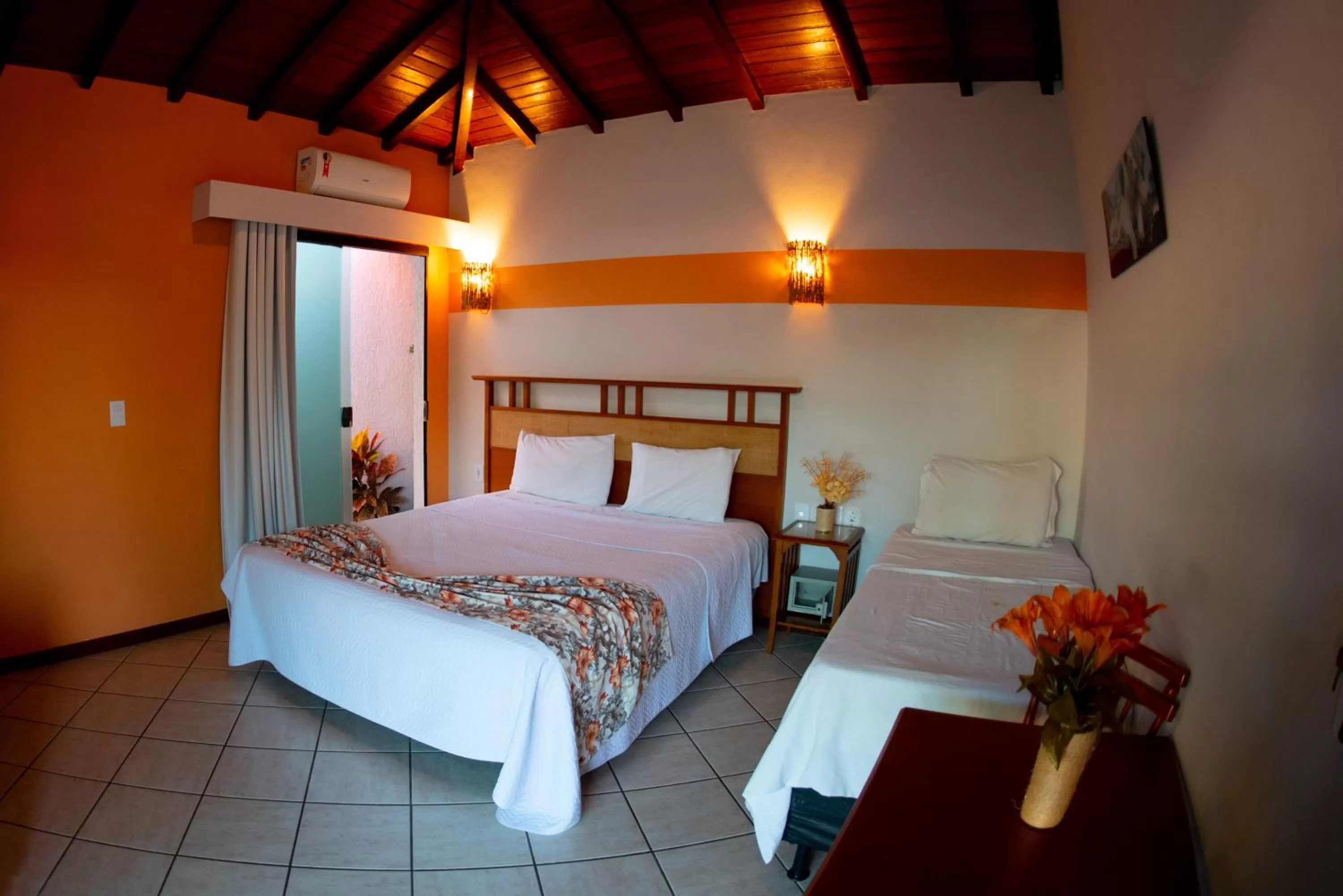 Photo of the whole room, Bed in Pousada dos Guardiões