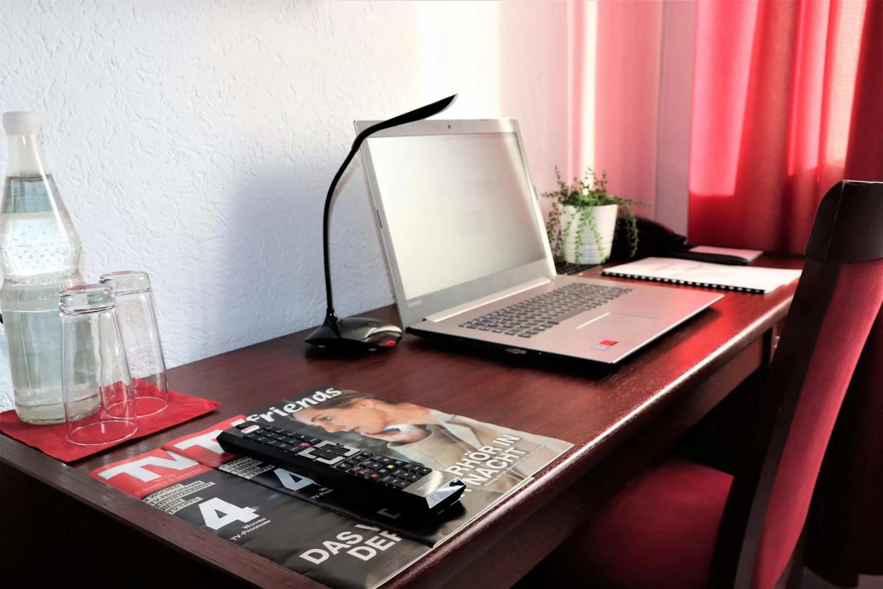 Bedroom in Hotel Weinhaus Wiedemann