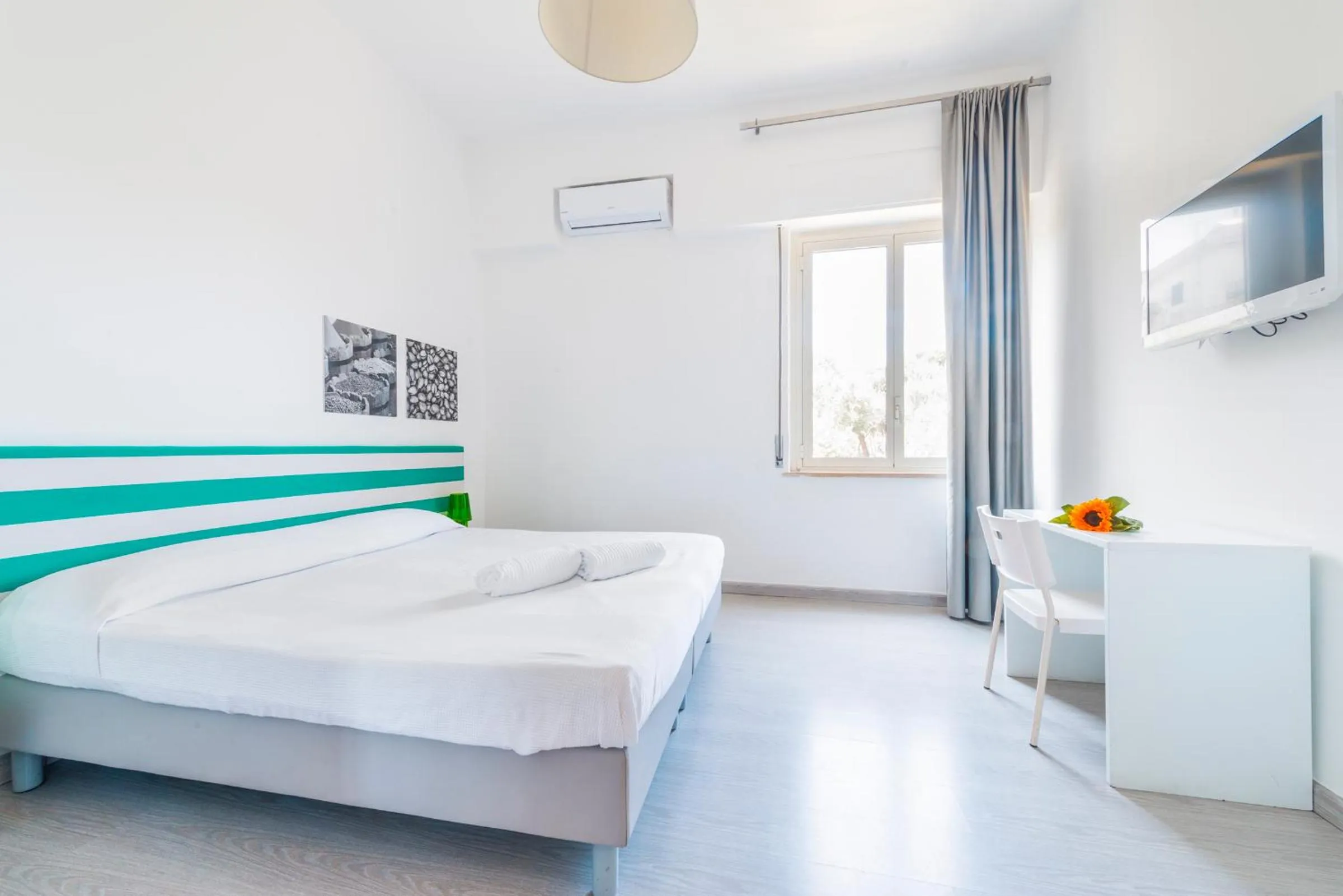 Photo of the whole room, Bed in Hotel Spicy