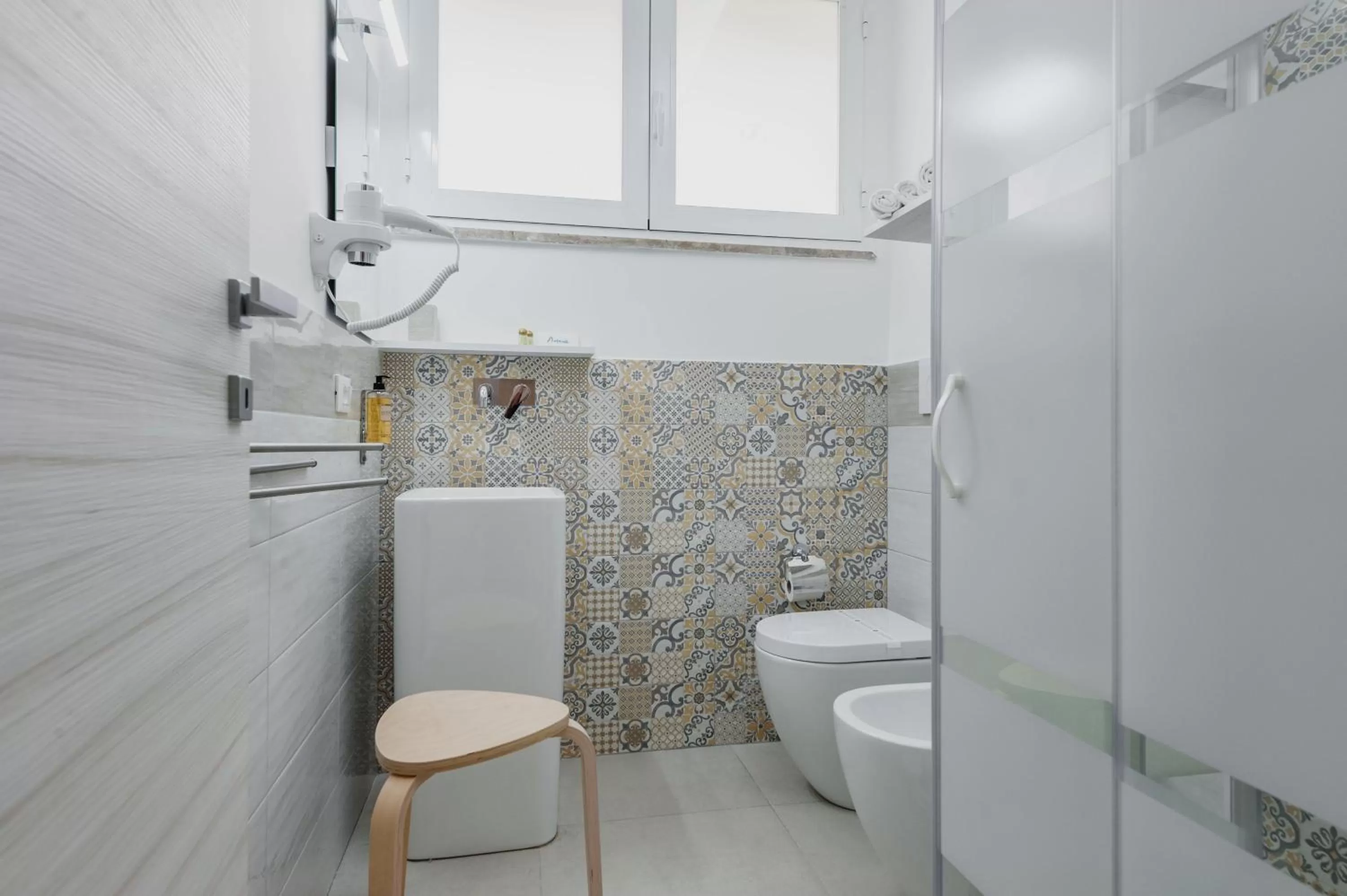 Shower in Archimede's Rooms