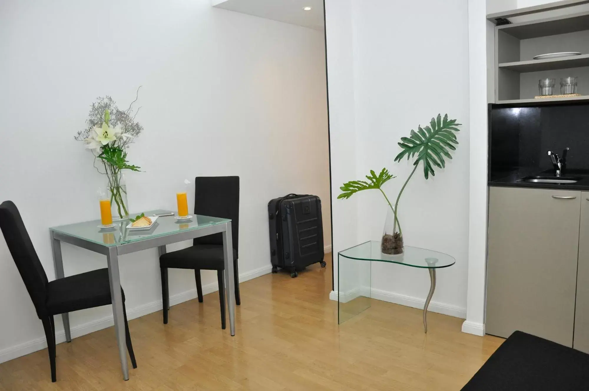 Junior Double Suite in Broadway Hotel & Suites Junior Double Suite in Broadway Hotel & Suites