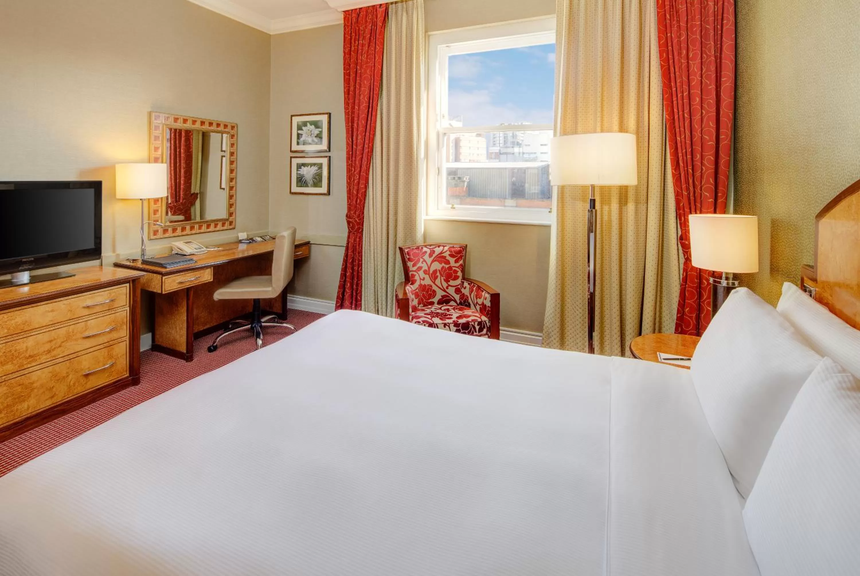 Bedroom, Bed in Hilton London Paddington