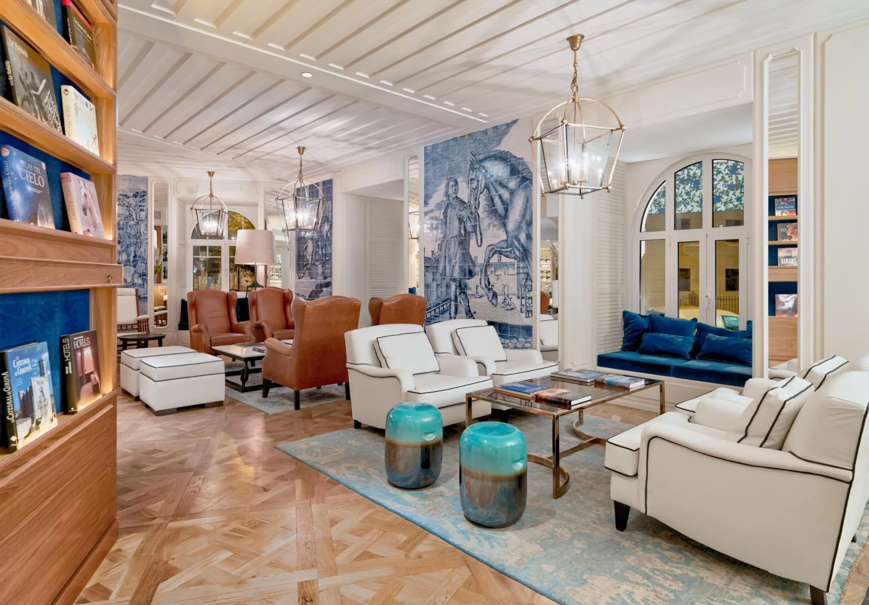 Lounge or bar in H10 Duque de Loule