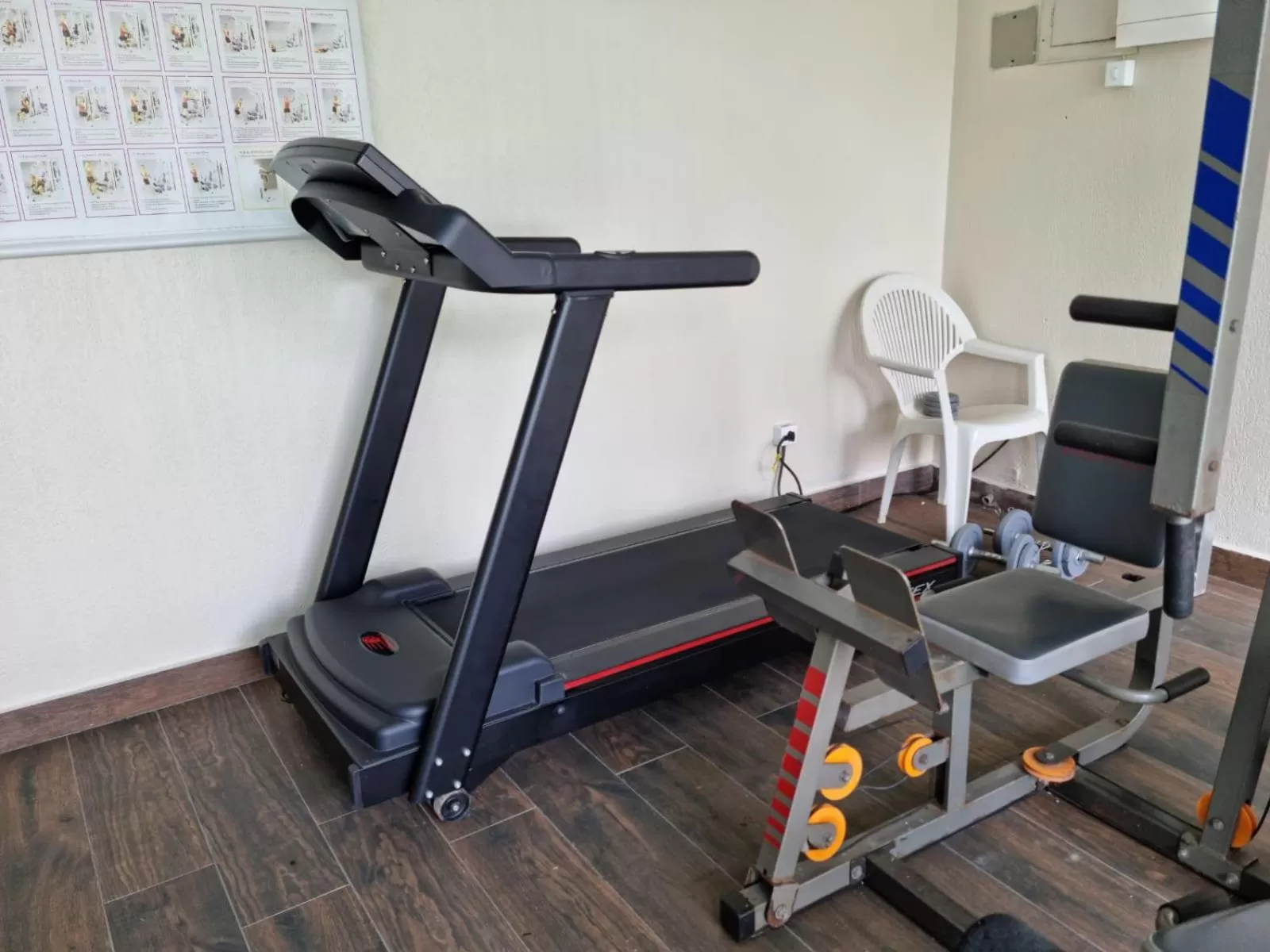 Swimming pool, Fitness Center/Facilities in Hotel Rouver