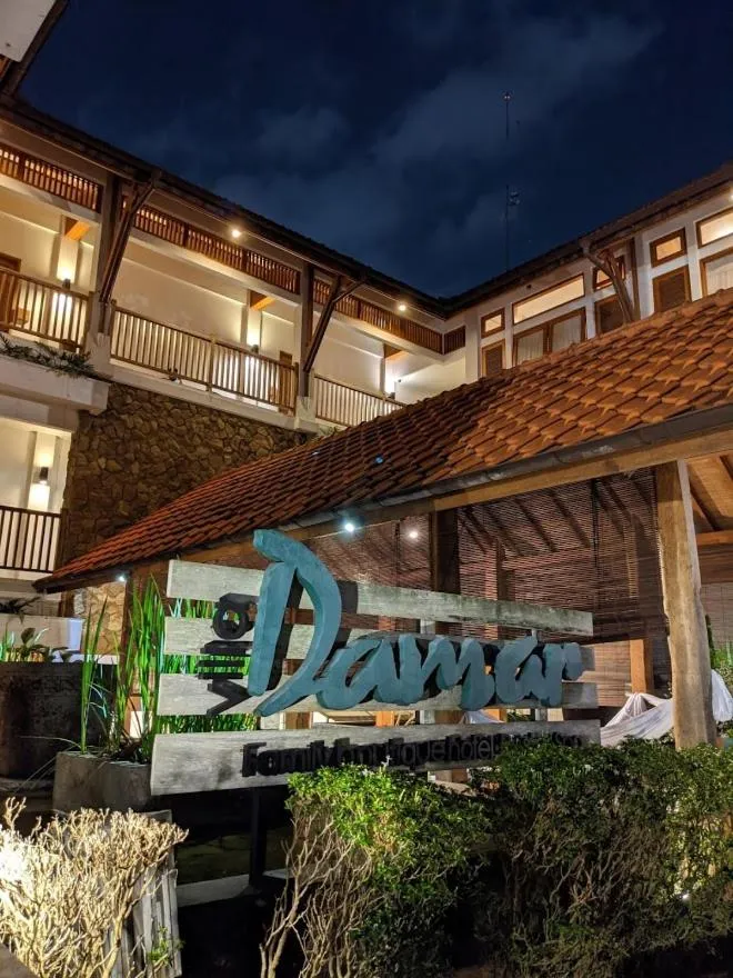 Property building in Villa Damar Boutique Hotel