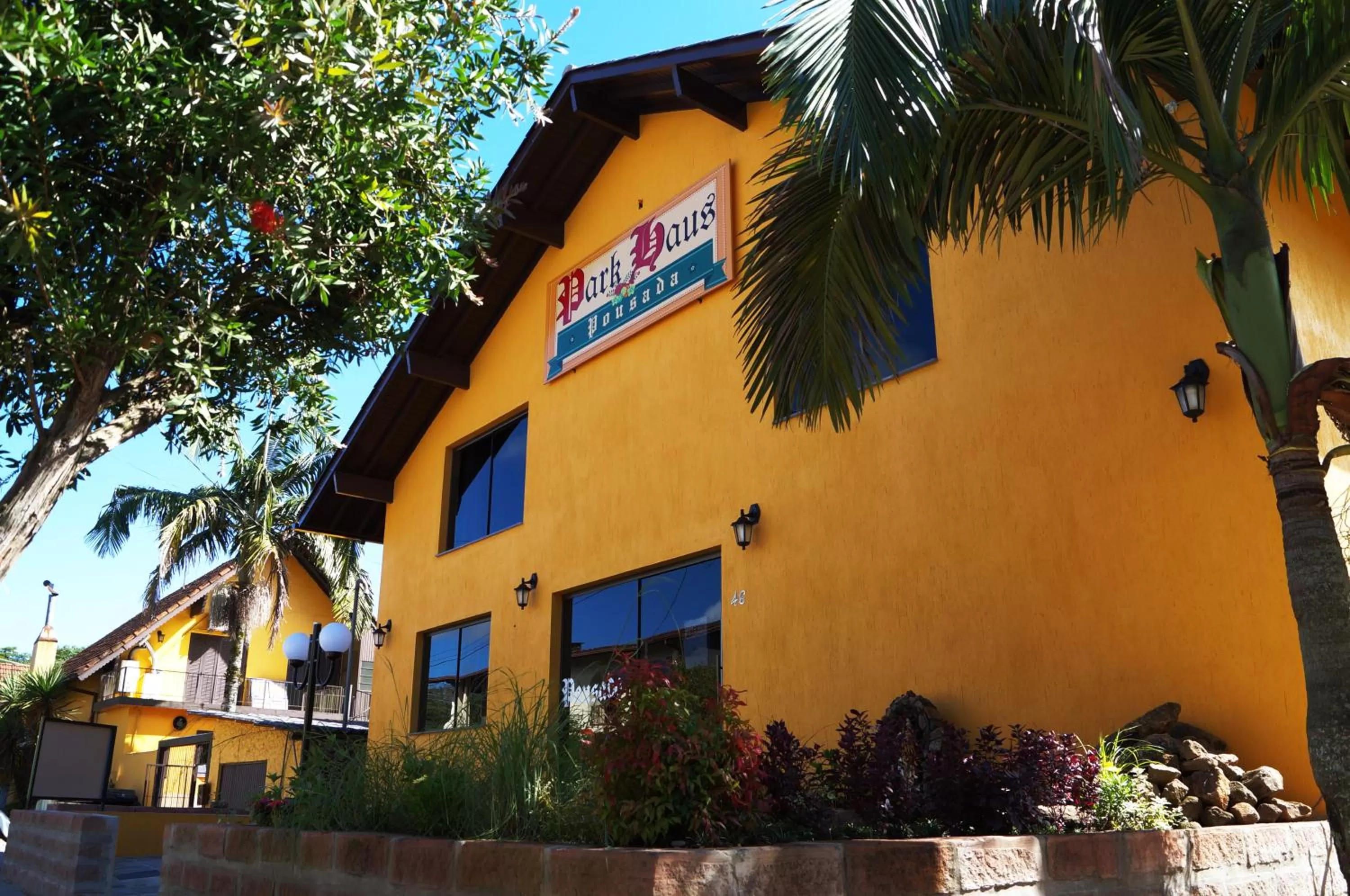 Facade/entrance, Property Building in Hotel Park Haus