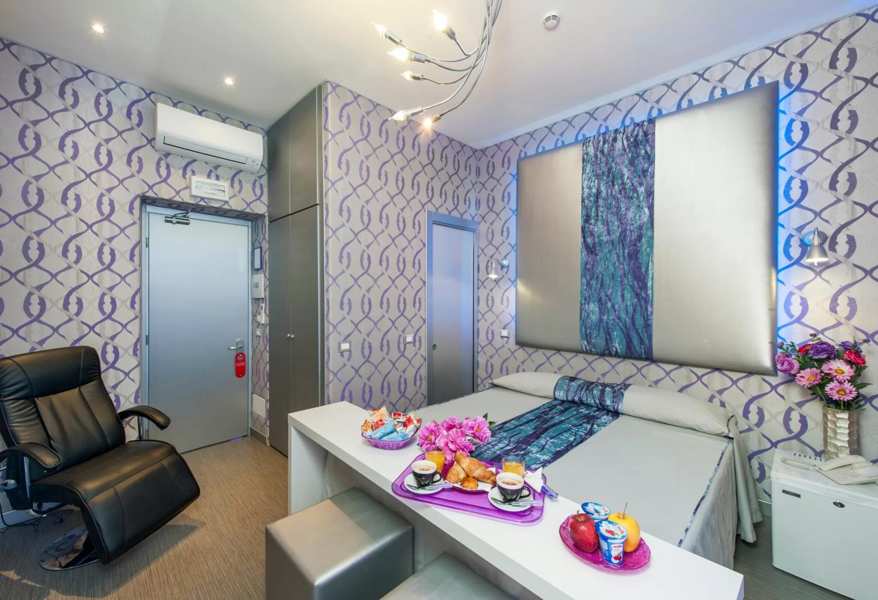 Photo of the whole room in Hotel Relais Dei Papi