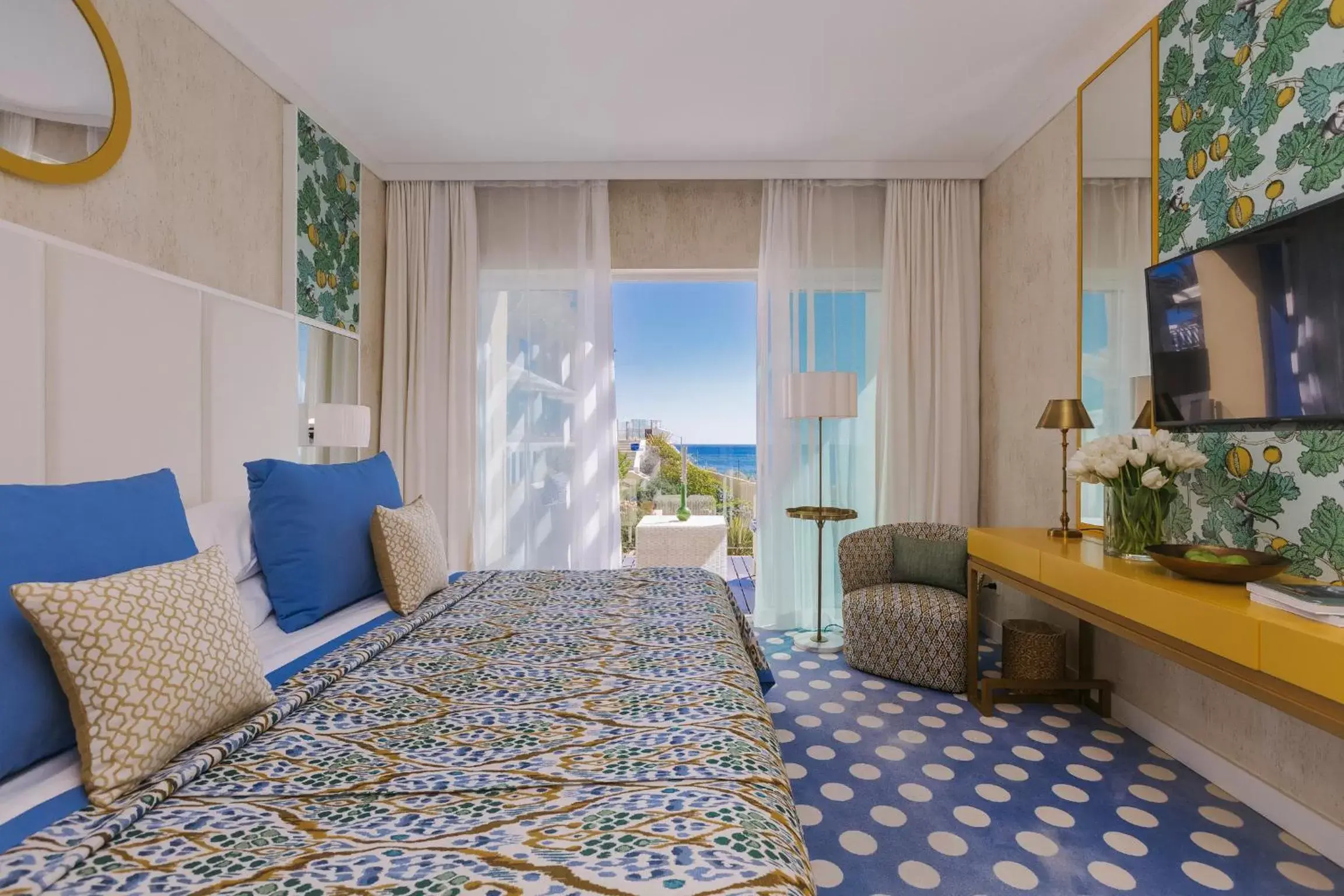 Suite with Balcony and Sea View in Bela Vista Hotel & Spa - Relais & Chateaux Suite with Balcony and Sea View in Bela Vista Hotel & Spa - Relais & Chateaux