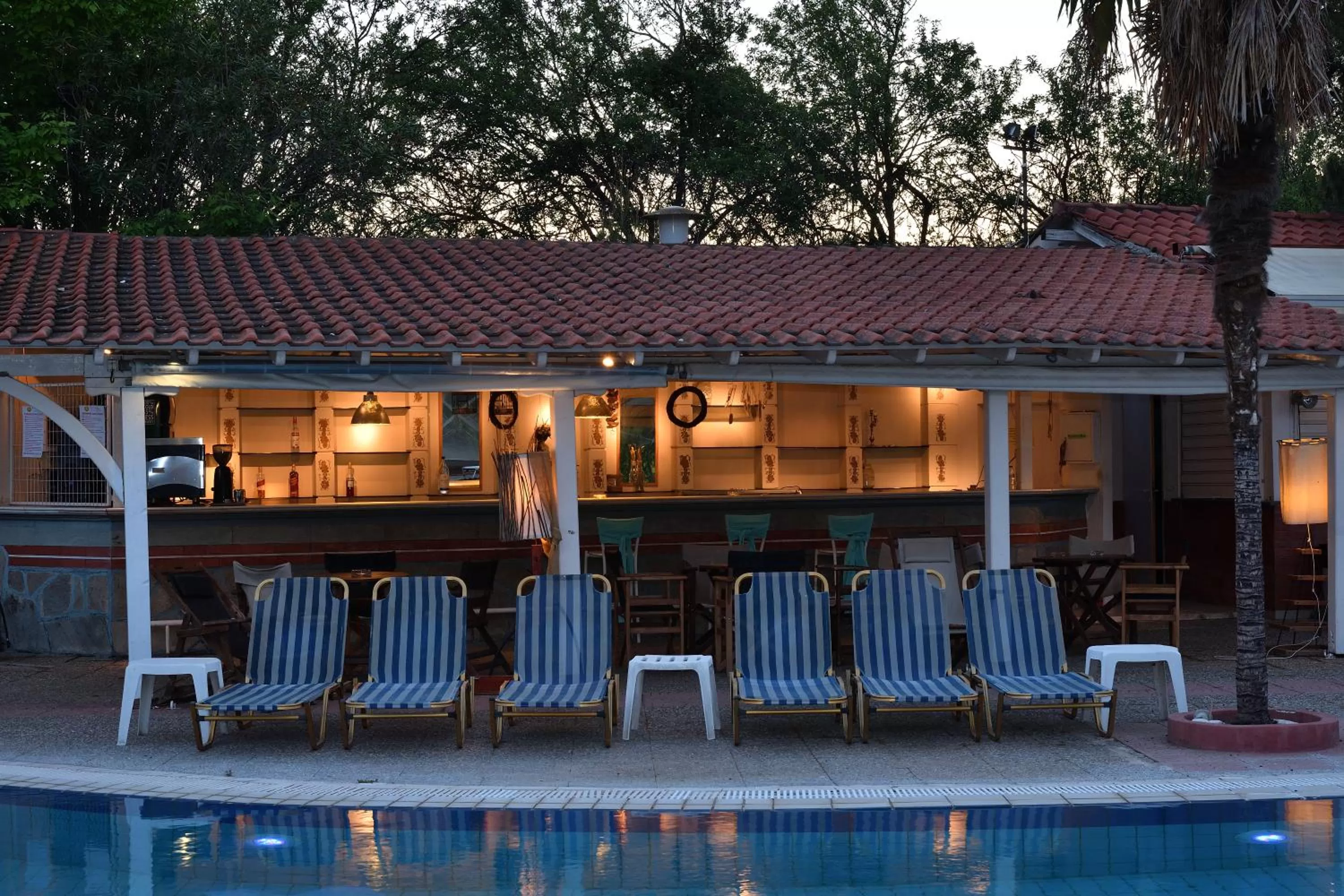 Restaurant/places to eat in Four Seasons Hotel