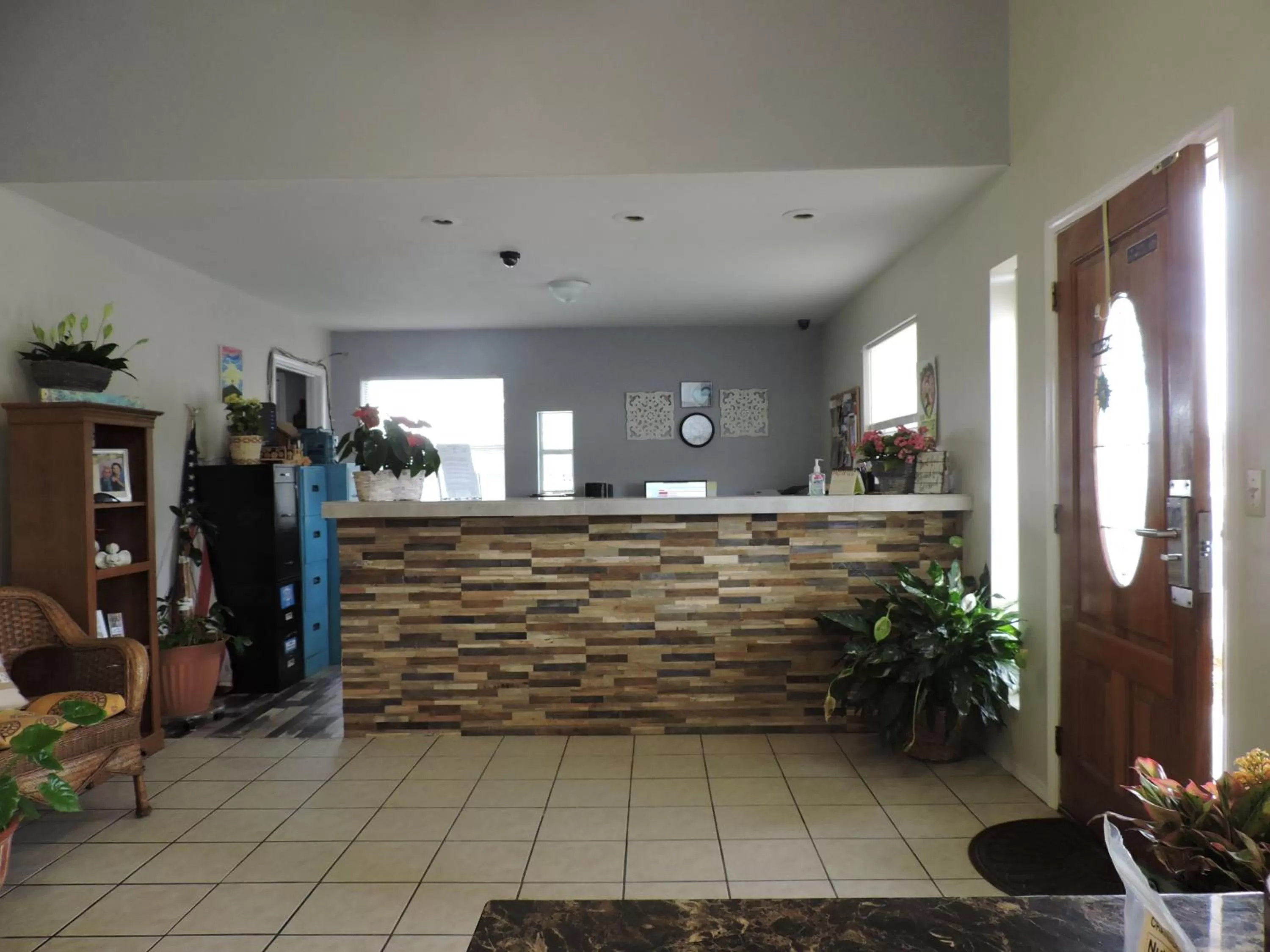 Riata Inn - Crystal City