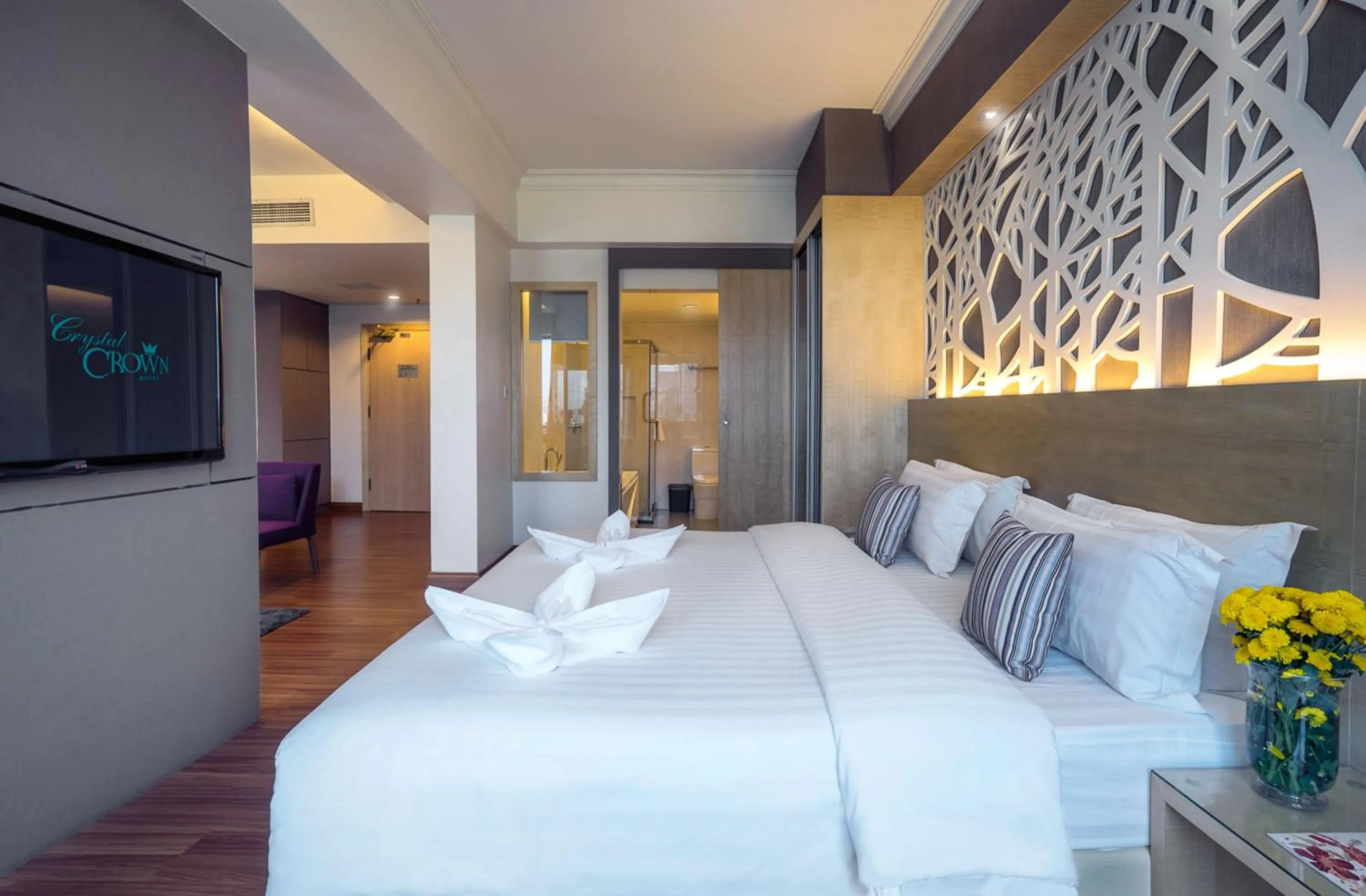 Bed in Crystal Crown Hotel Petaling Jaya