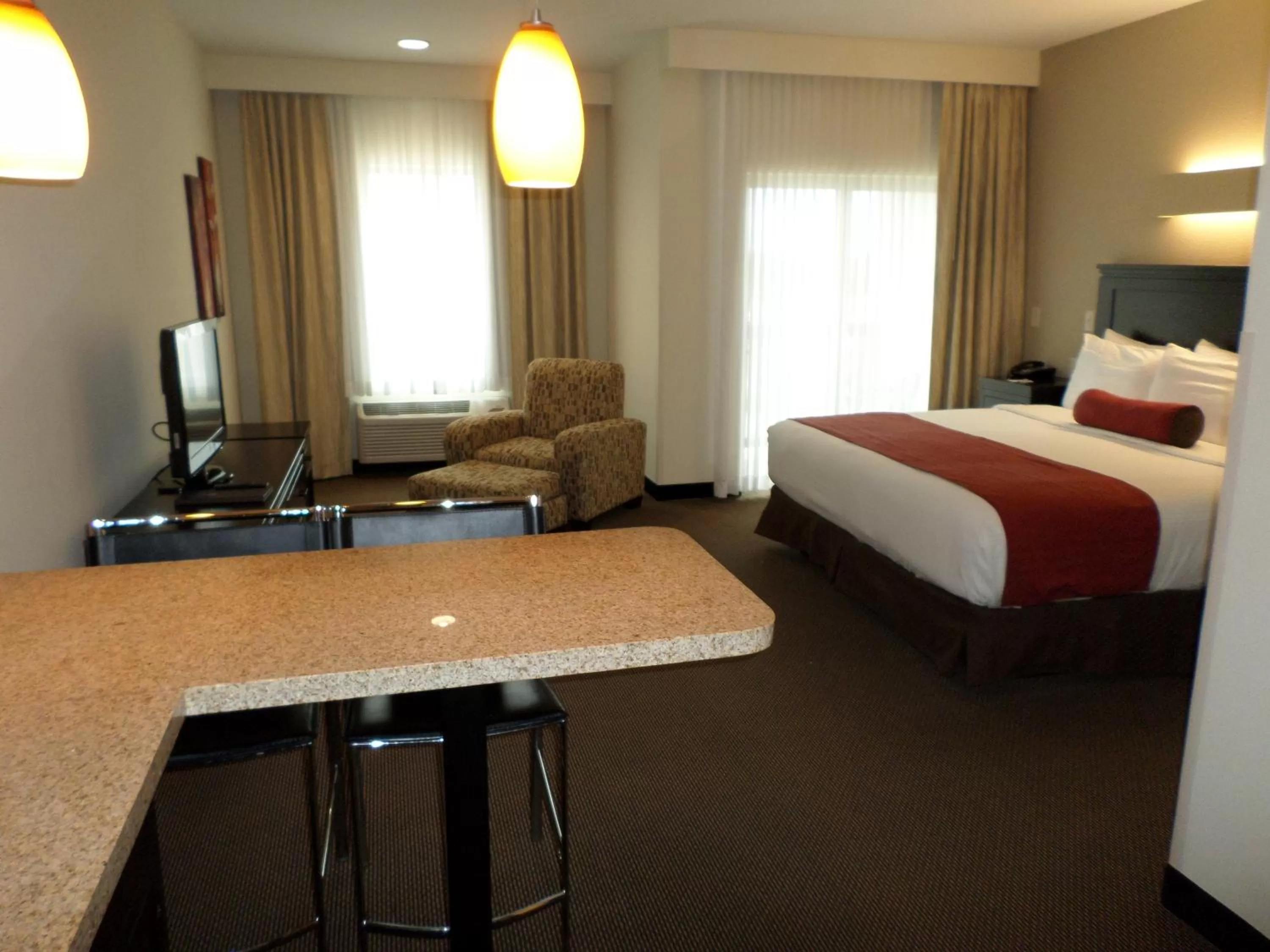 Photo of the whole room, Bed in Berlin Grande Hotel