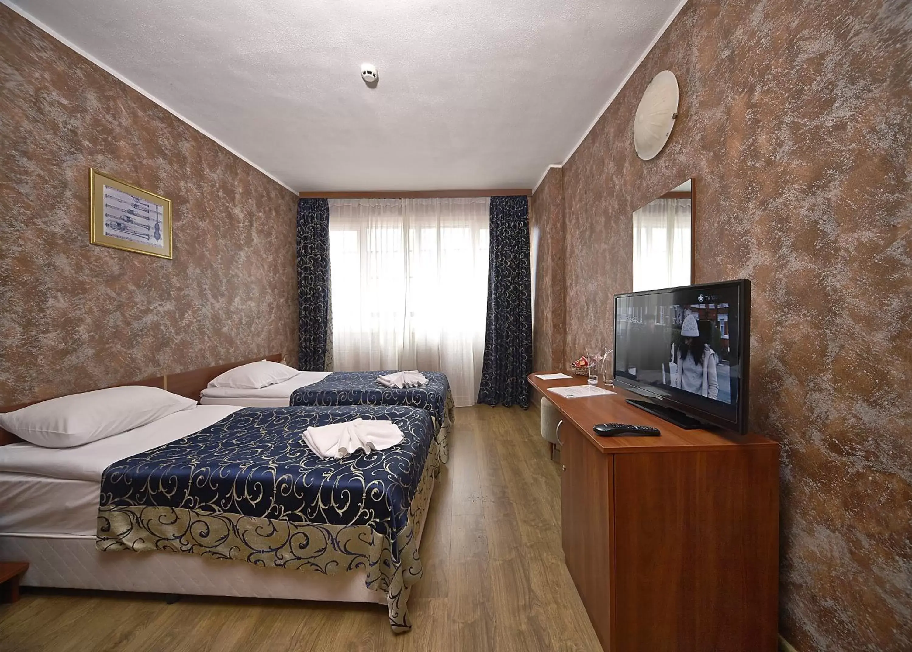 Twin Room in Hotel Akord - Free Parking & Metro Access Twin Room in Hotel Akord - Free Parking & Metro Access