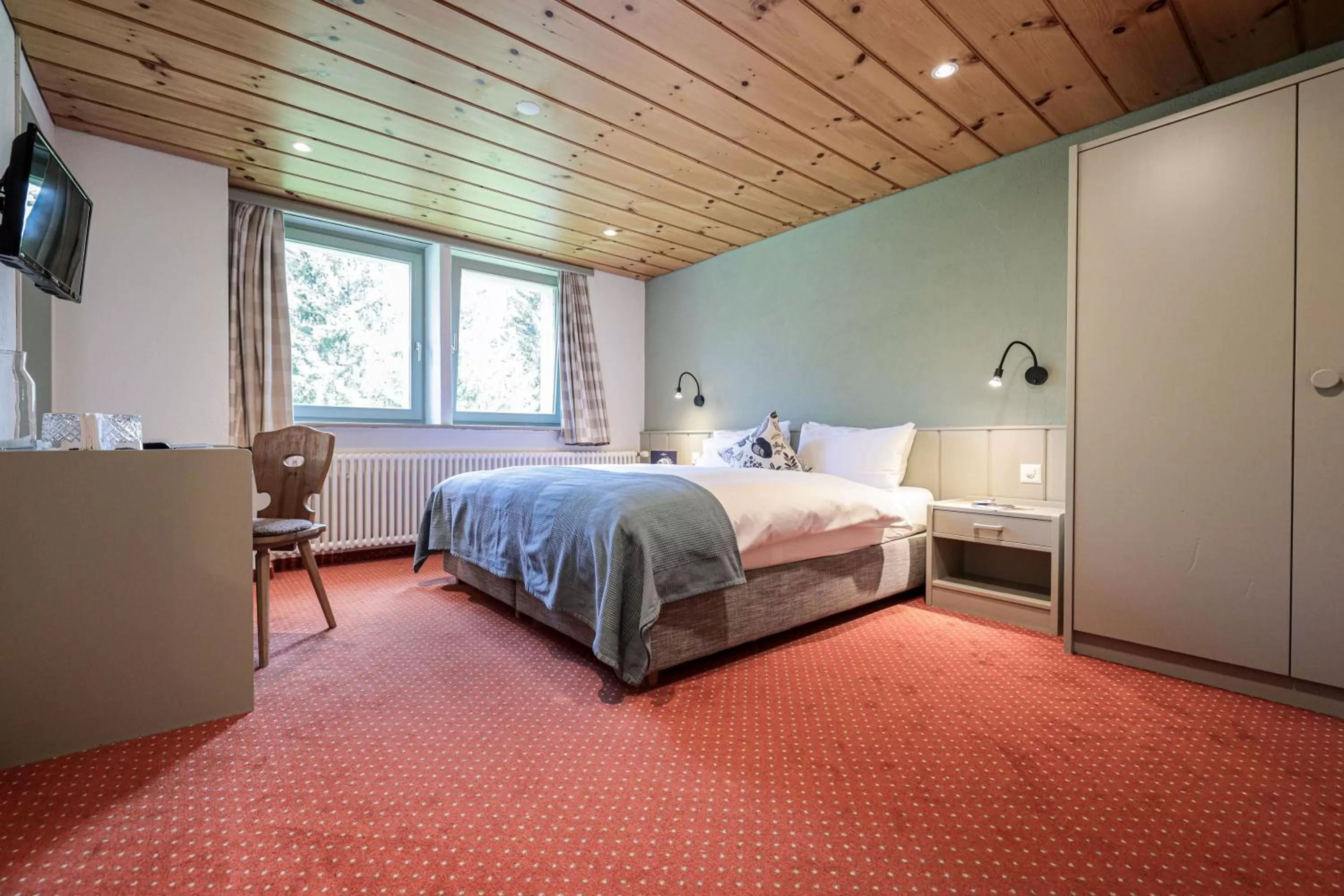 Photo of the whole room, Bed in Hotel Seehof-Arosa