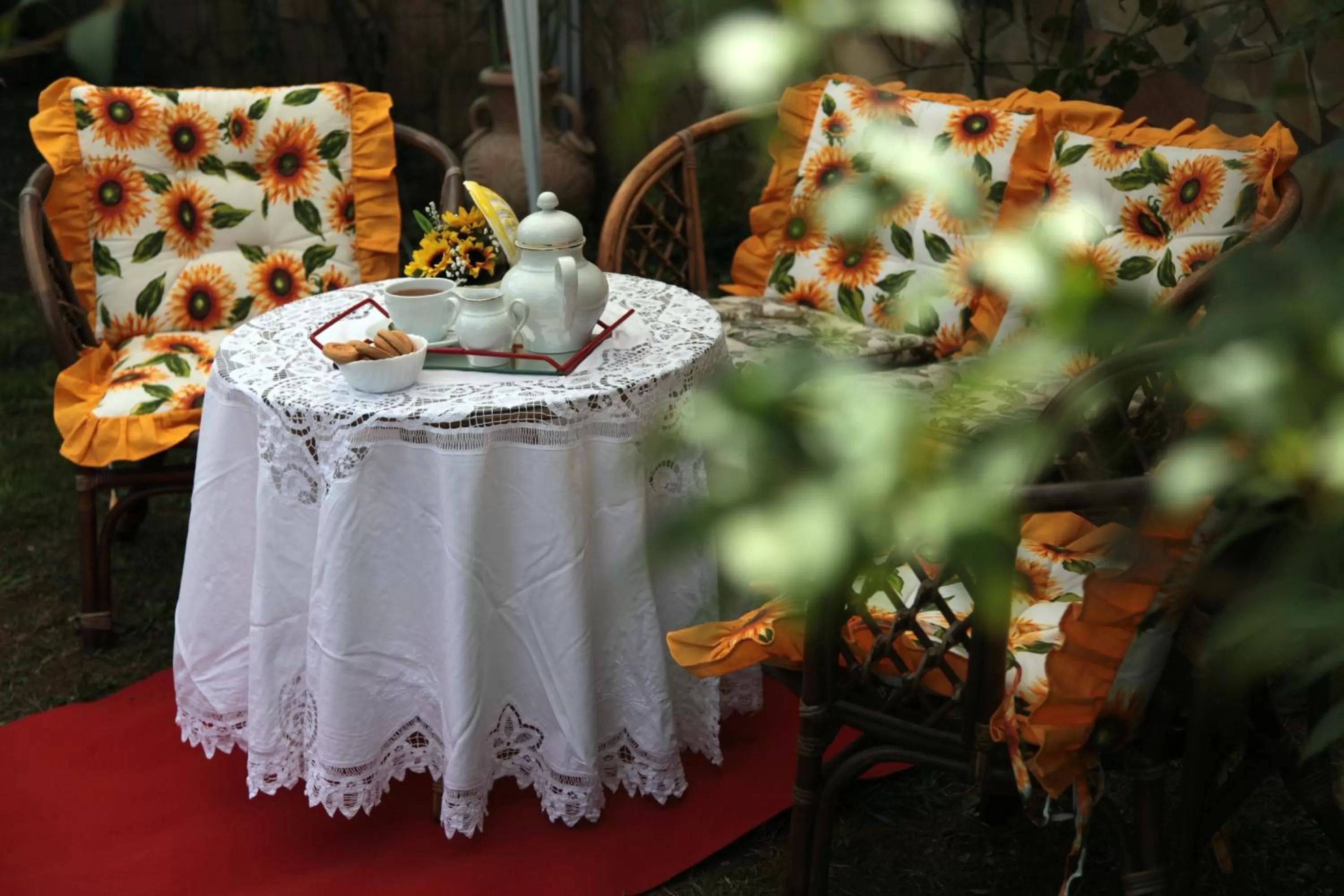 Facade/entrance in Casa del Girasole