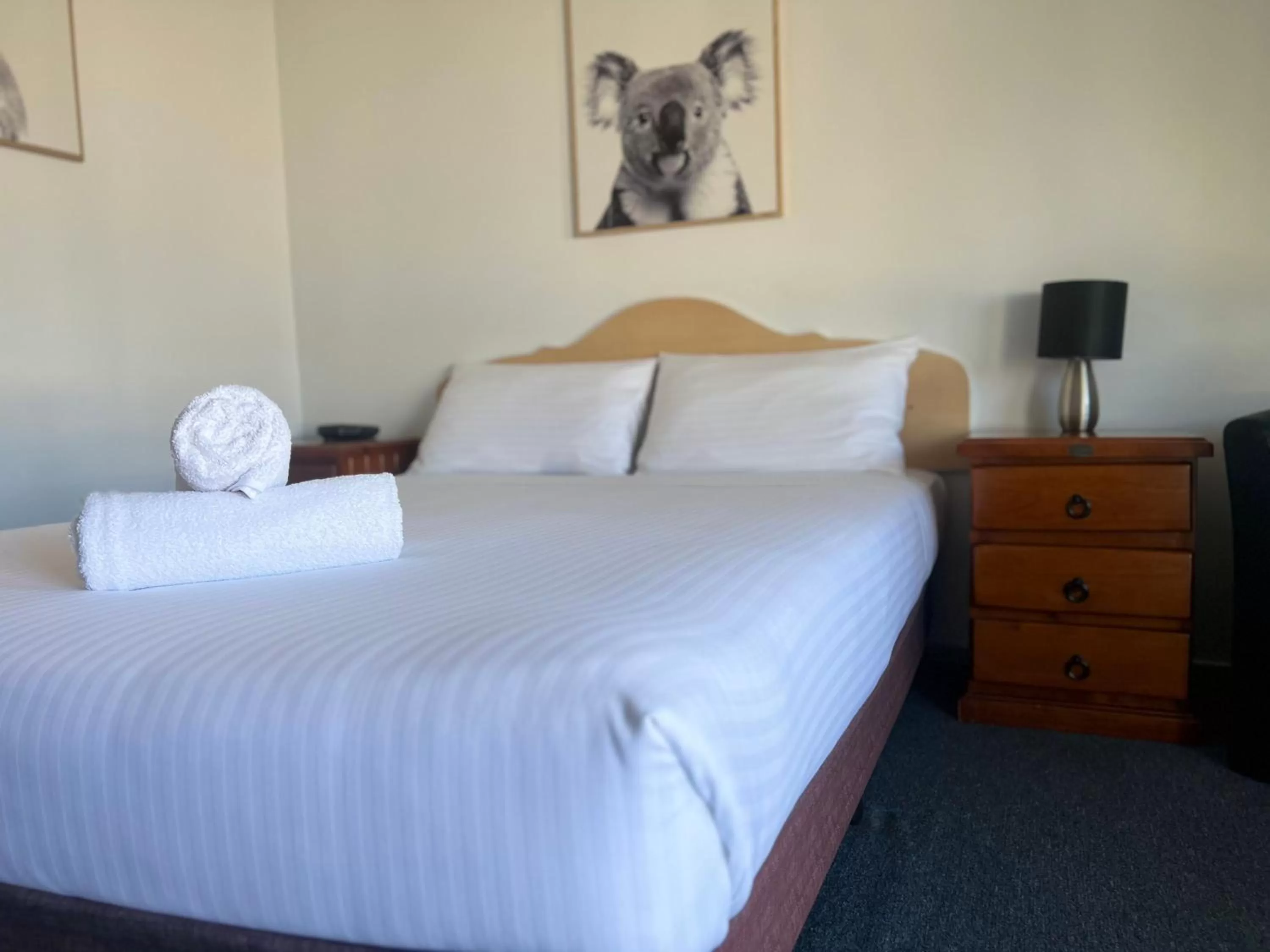 Bed in Pete's Place Roma