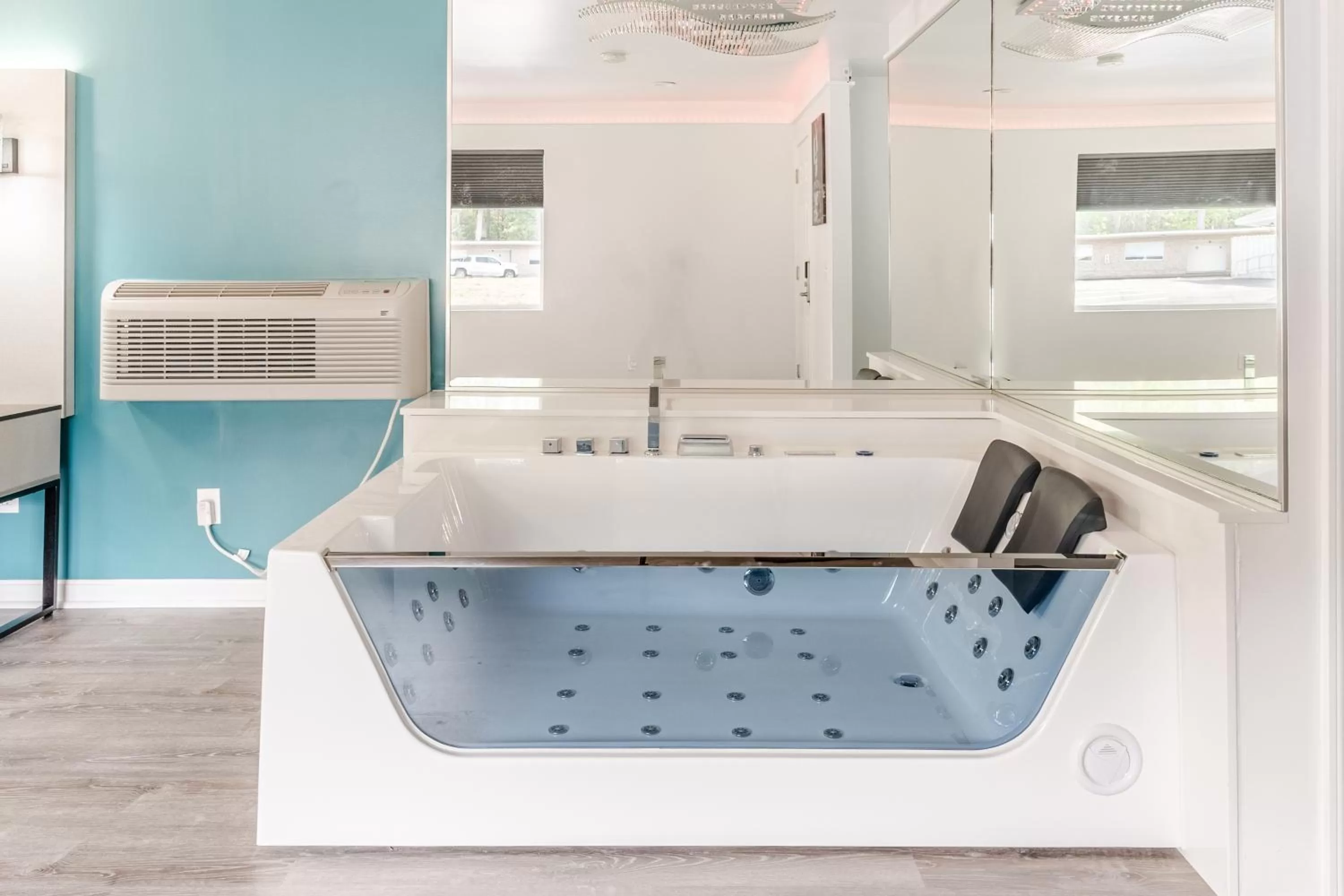 Hot Tub in Blue Beach Motel Providence North Kingstown