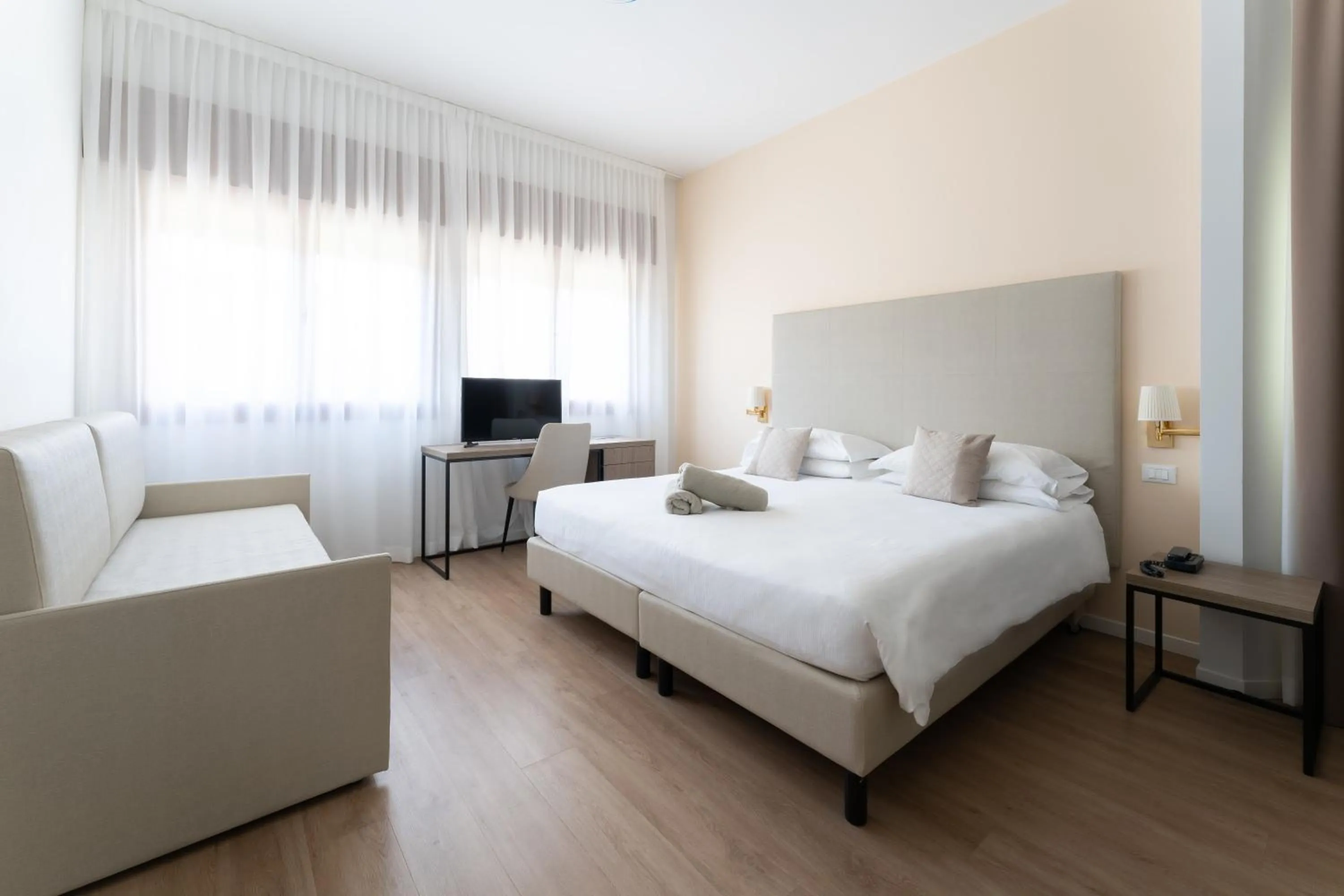 Bed in Hotel Excelsior