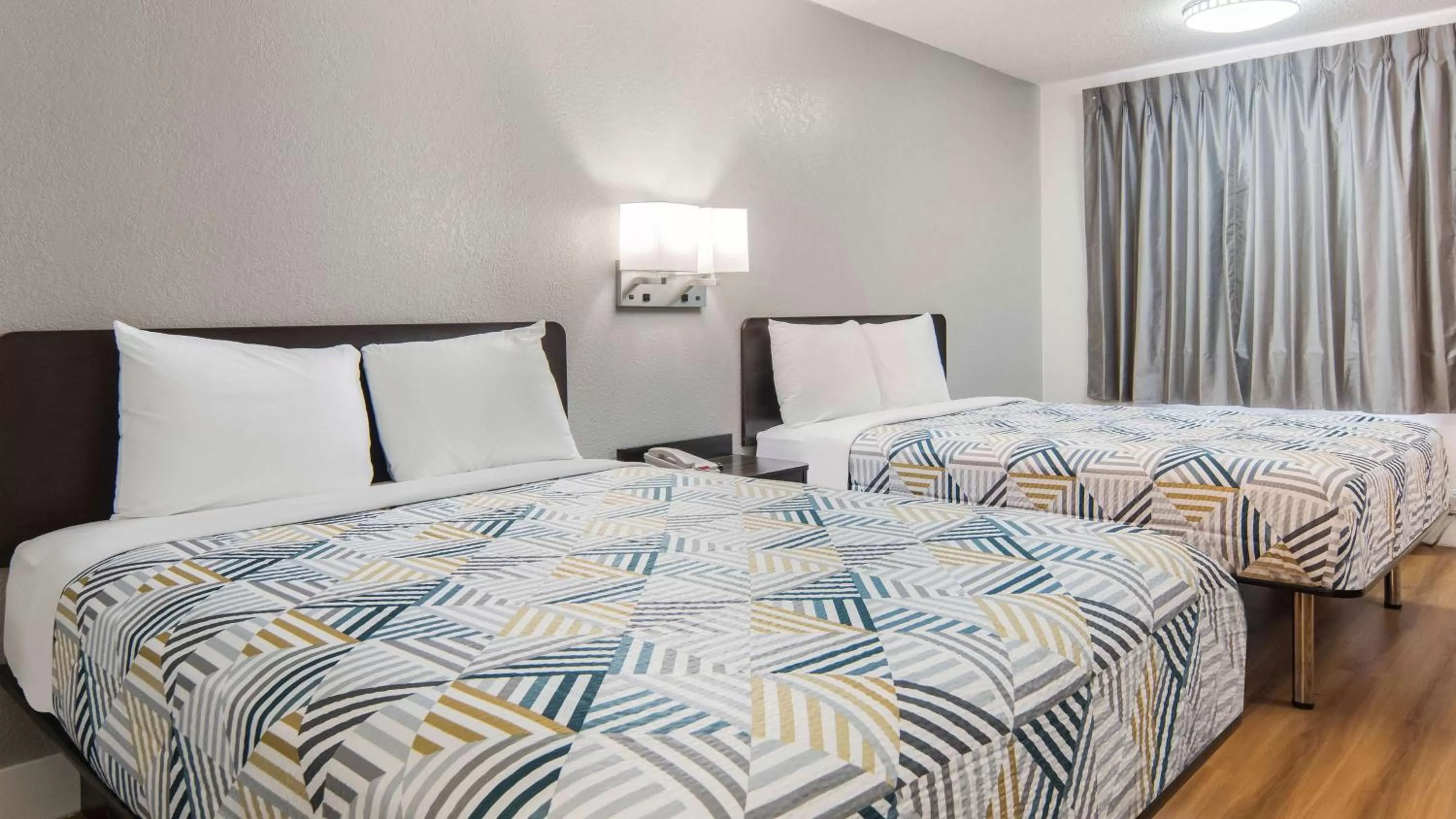 Photo of the whole room, Bed in Motel 6-Addison, TX - Dallas