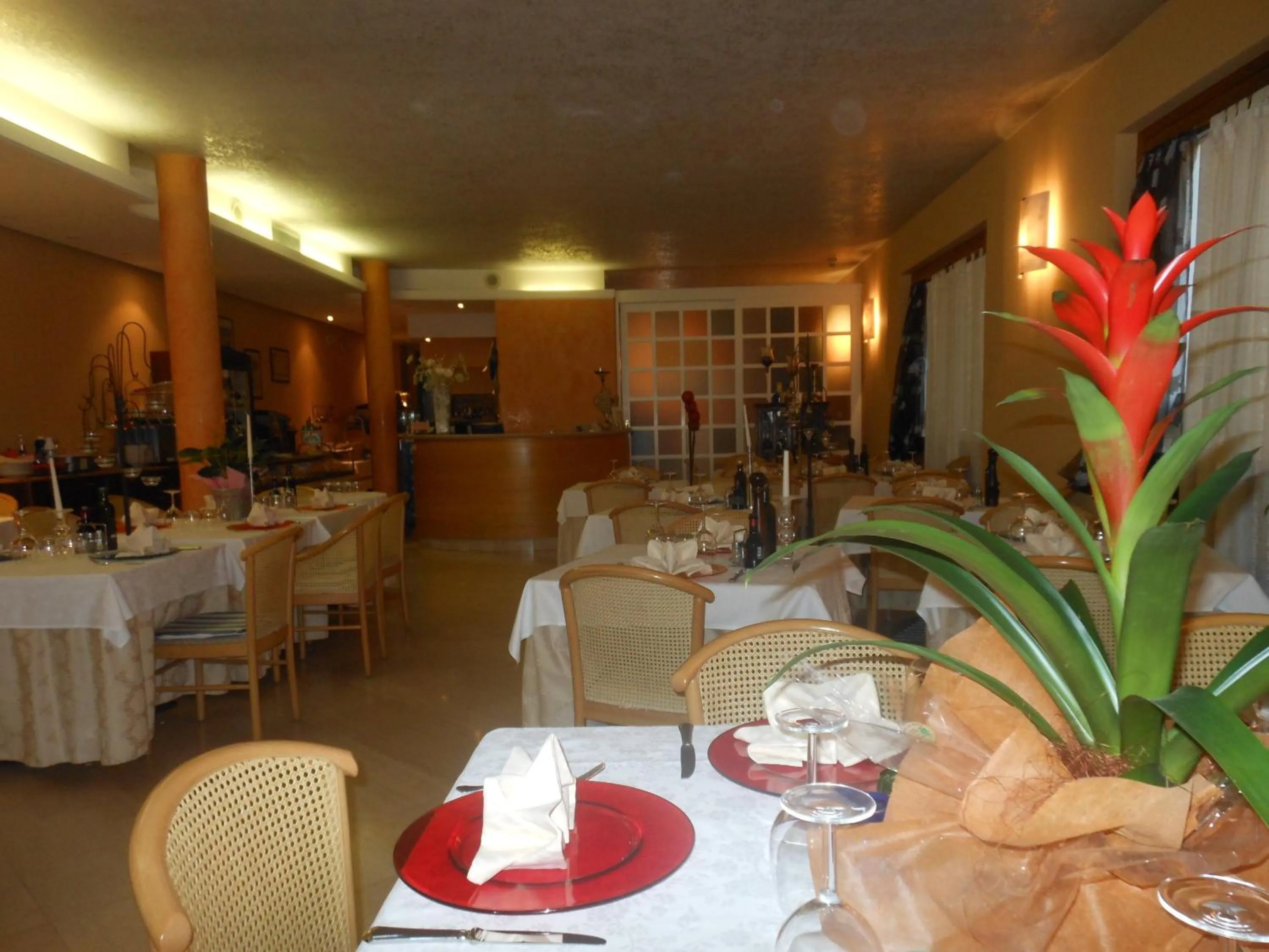 Restaurant/places to eat in Hotel Ristorante Miralago