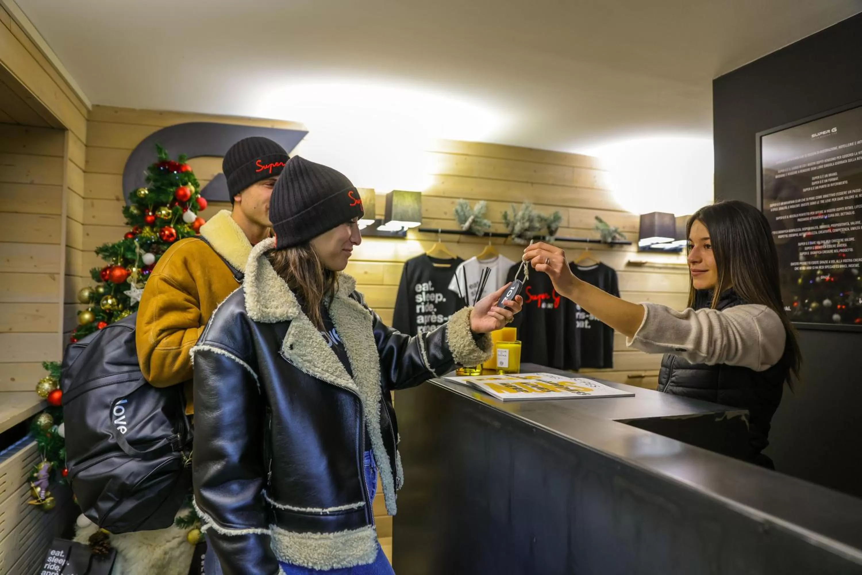 Lobby or reception in Super G