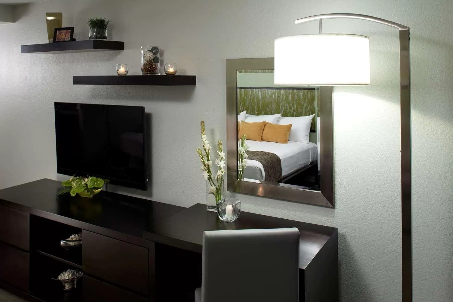 Bed in Skyline Island Colony Hotel