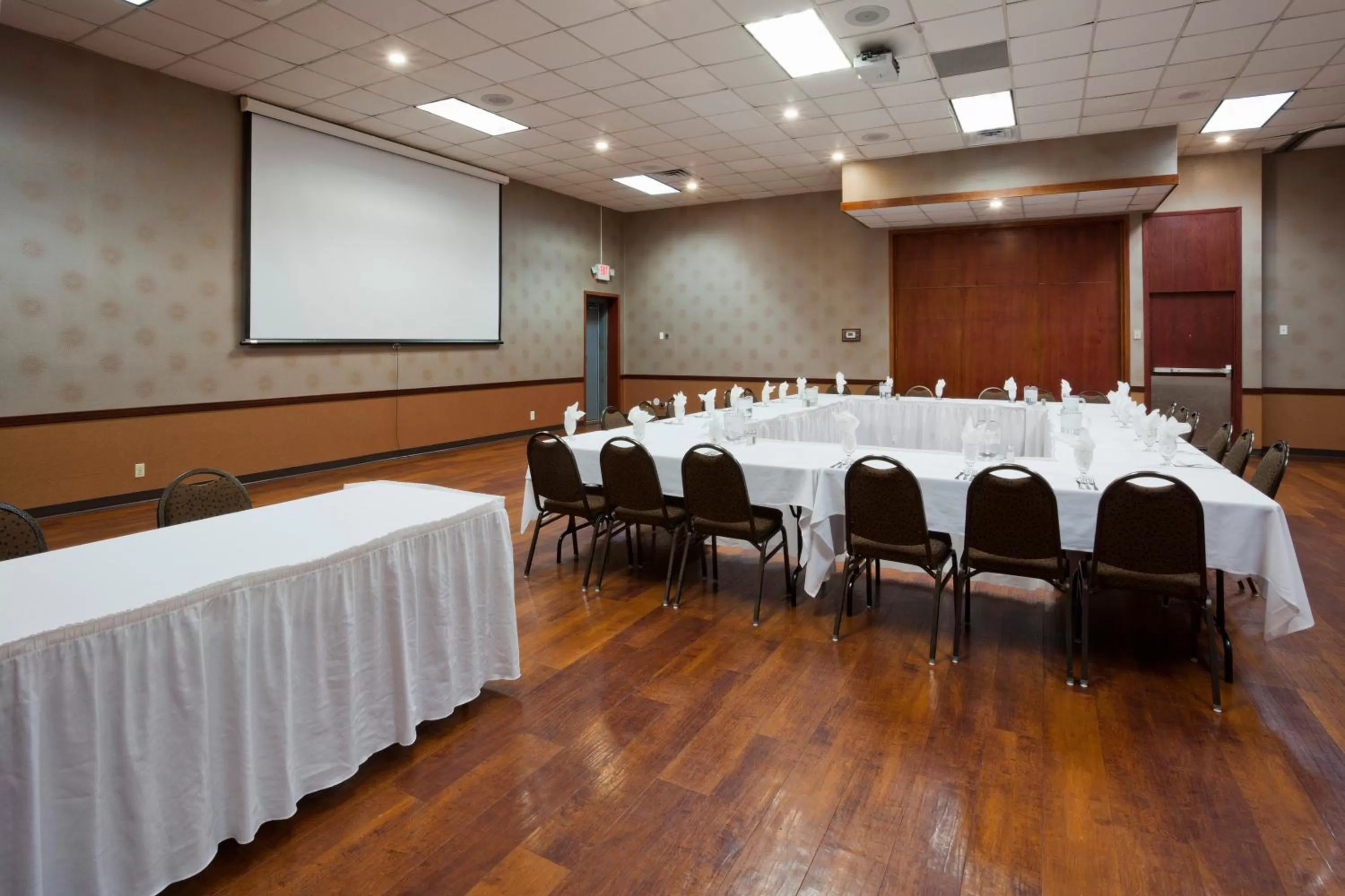 Meeting/conference room in Holiday Inn Alexandria by IHG