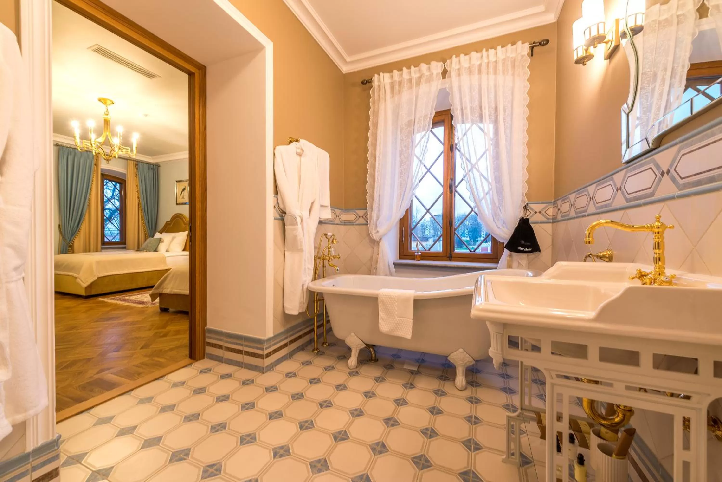 Shower, Bed in Schloss Fall, Keila-Joa