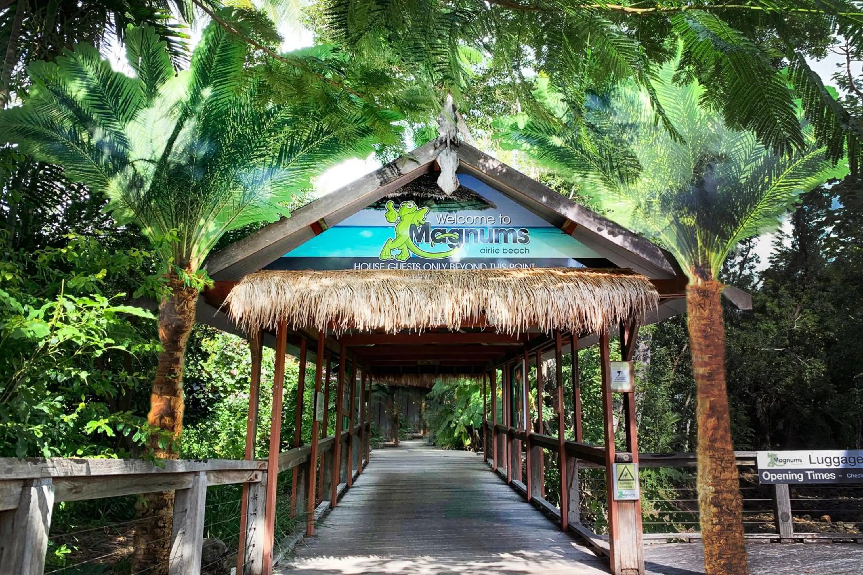 Facade/entrance in Airlie Beach Magnums - Adults Only