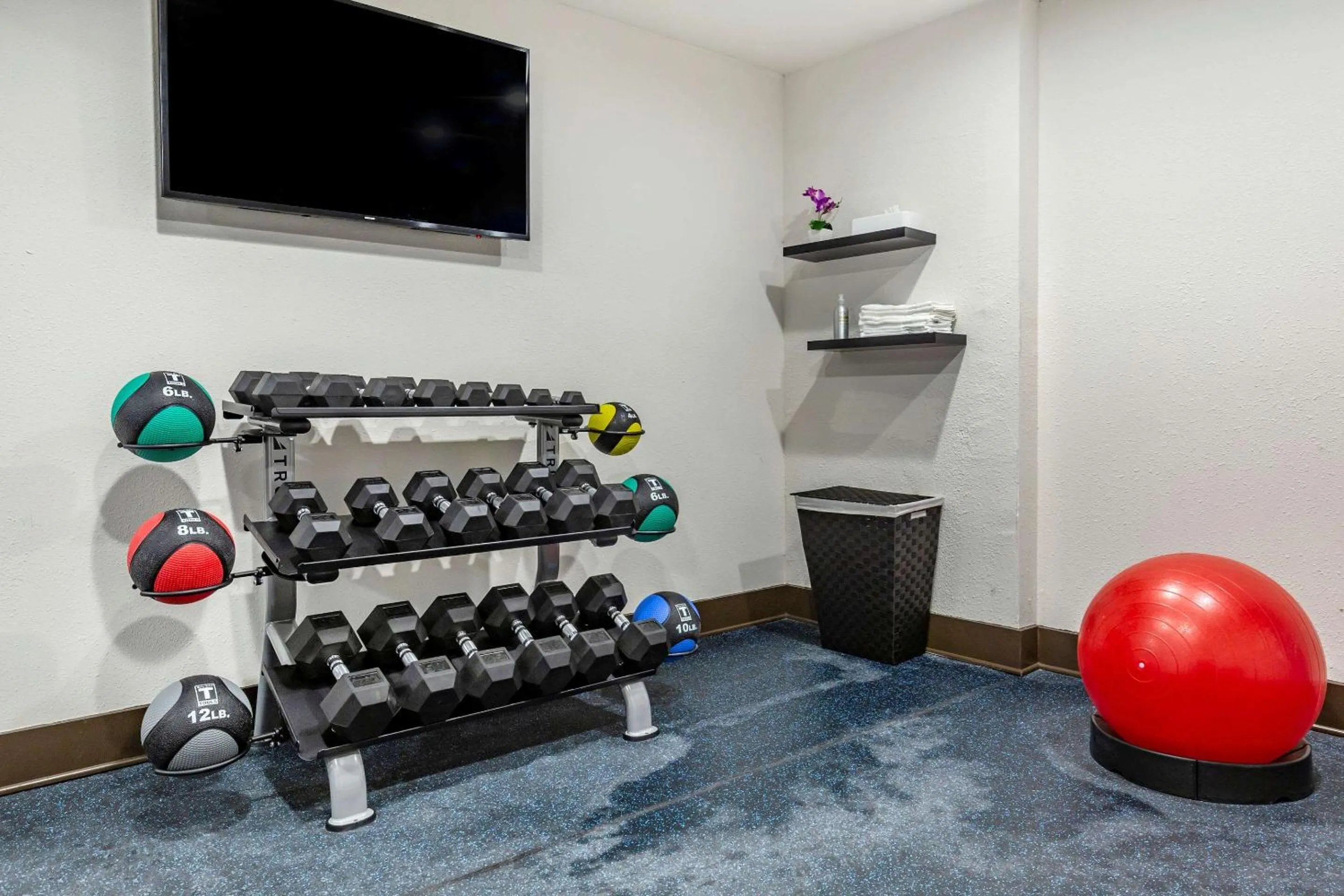 Fitness centre/facilities in Clarion Pointe Raleigh Midtown