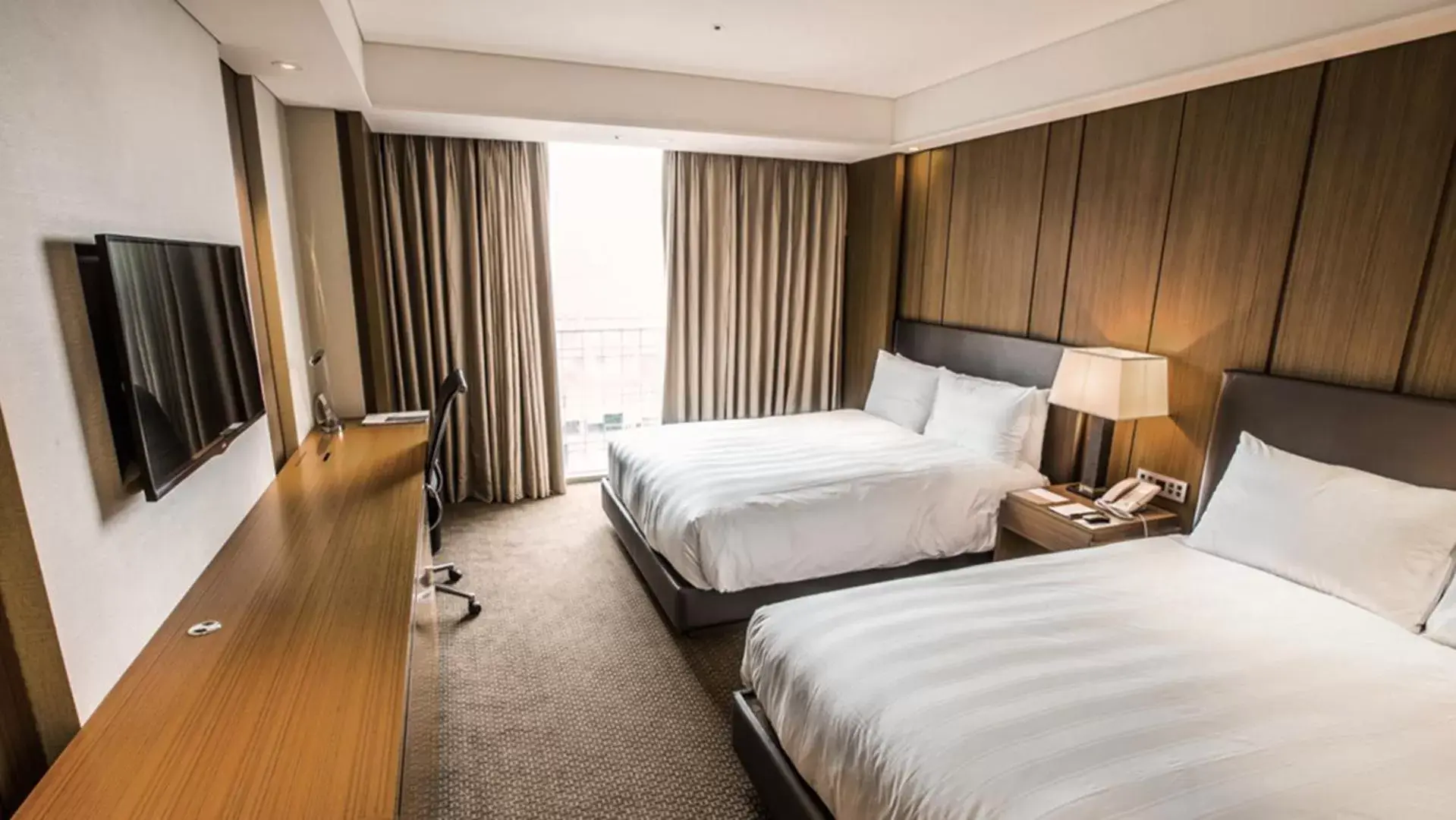 Standard Double Double Room in LOTTE CITY HOTEL Daejeon Standard Double Double Room in LOTTE CITY HOTEL Daejeon