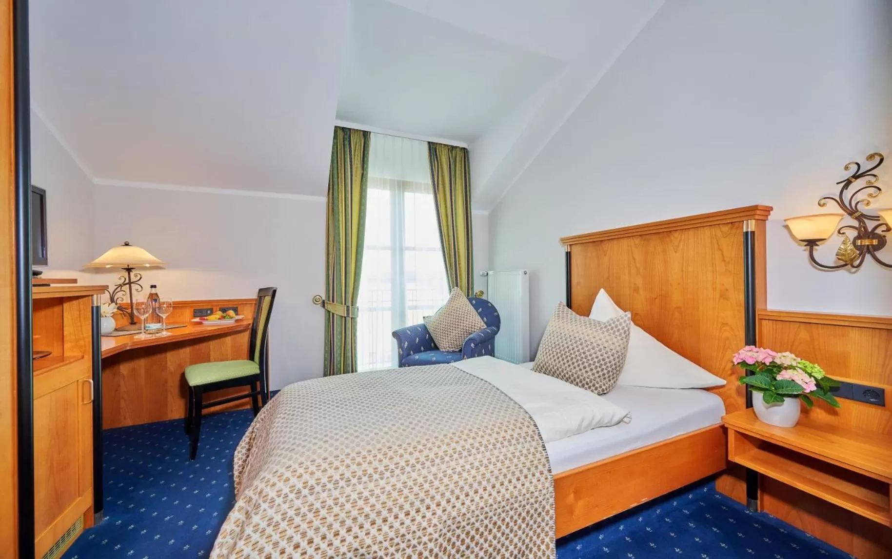 Bed in Landhotel Schneider