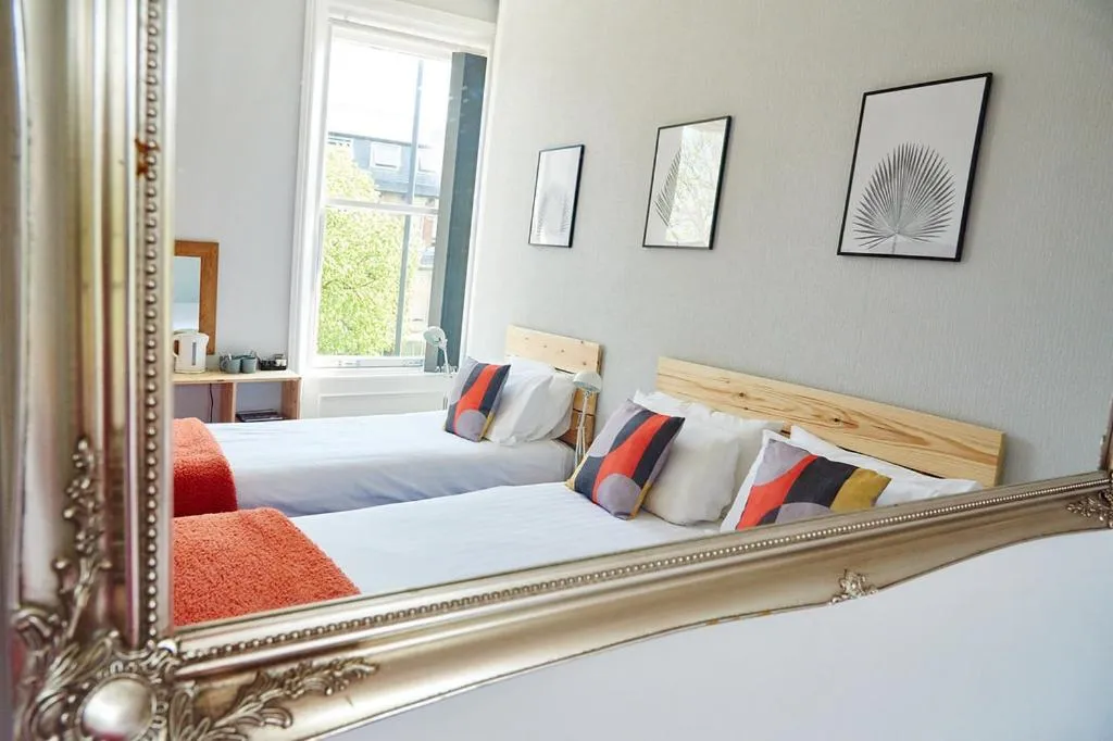 Photo of the whole room in Kenilworth Hotel