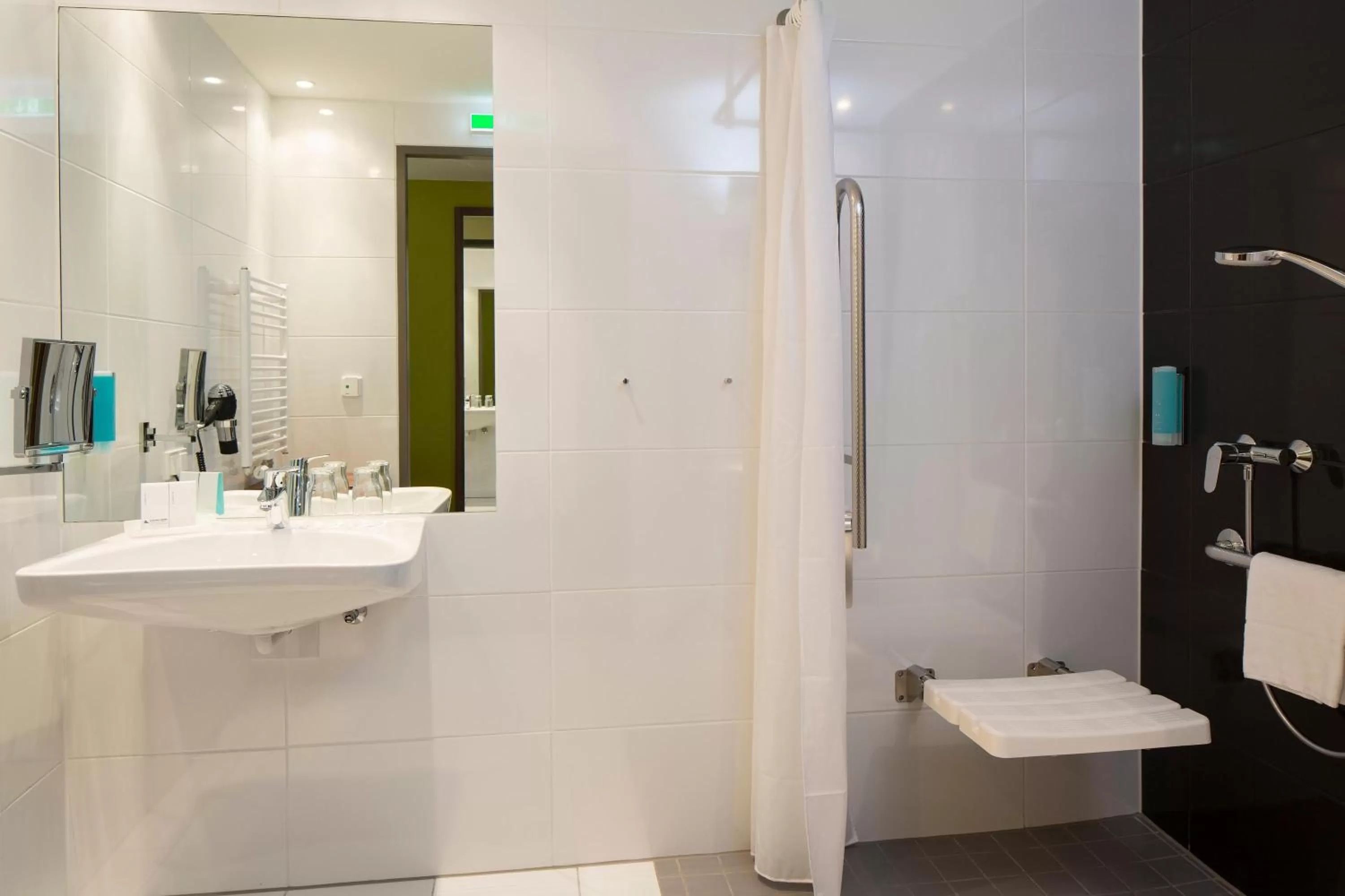 Bathroom in Austria Trend Hotel Doppio Wien