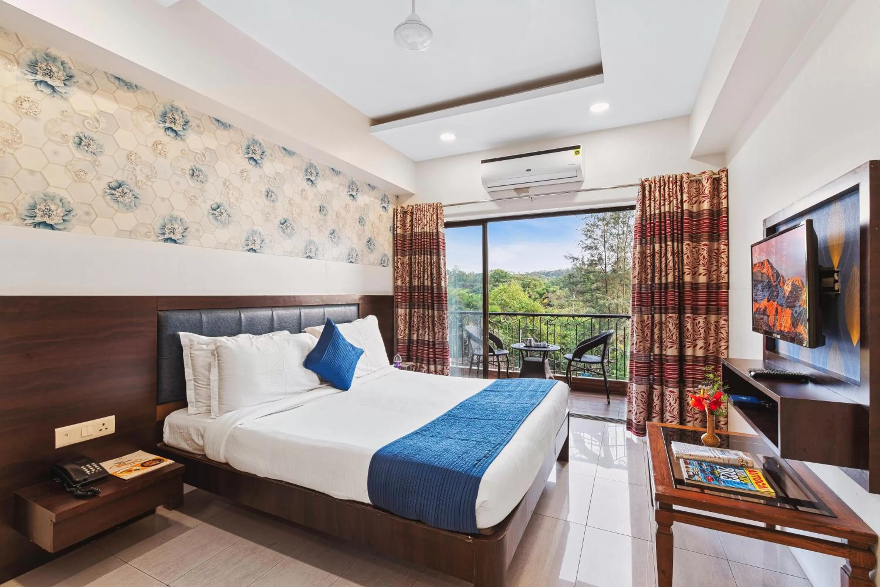 TV and multimedia, Bed in Mayur Retreat & Spa