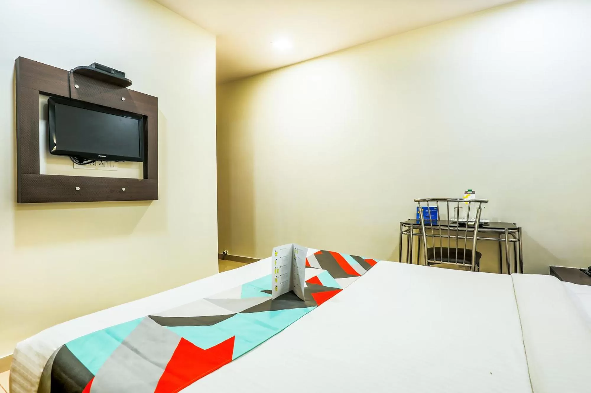 Bedroom, Bed in FabExpress Adore Inn - Nr Mumbai International Airport
