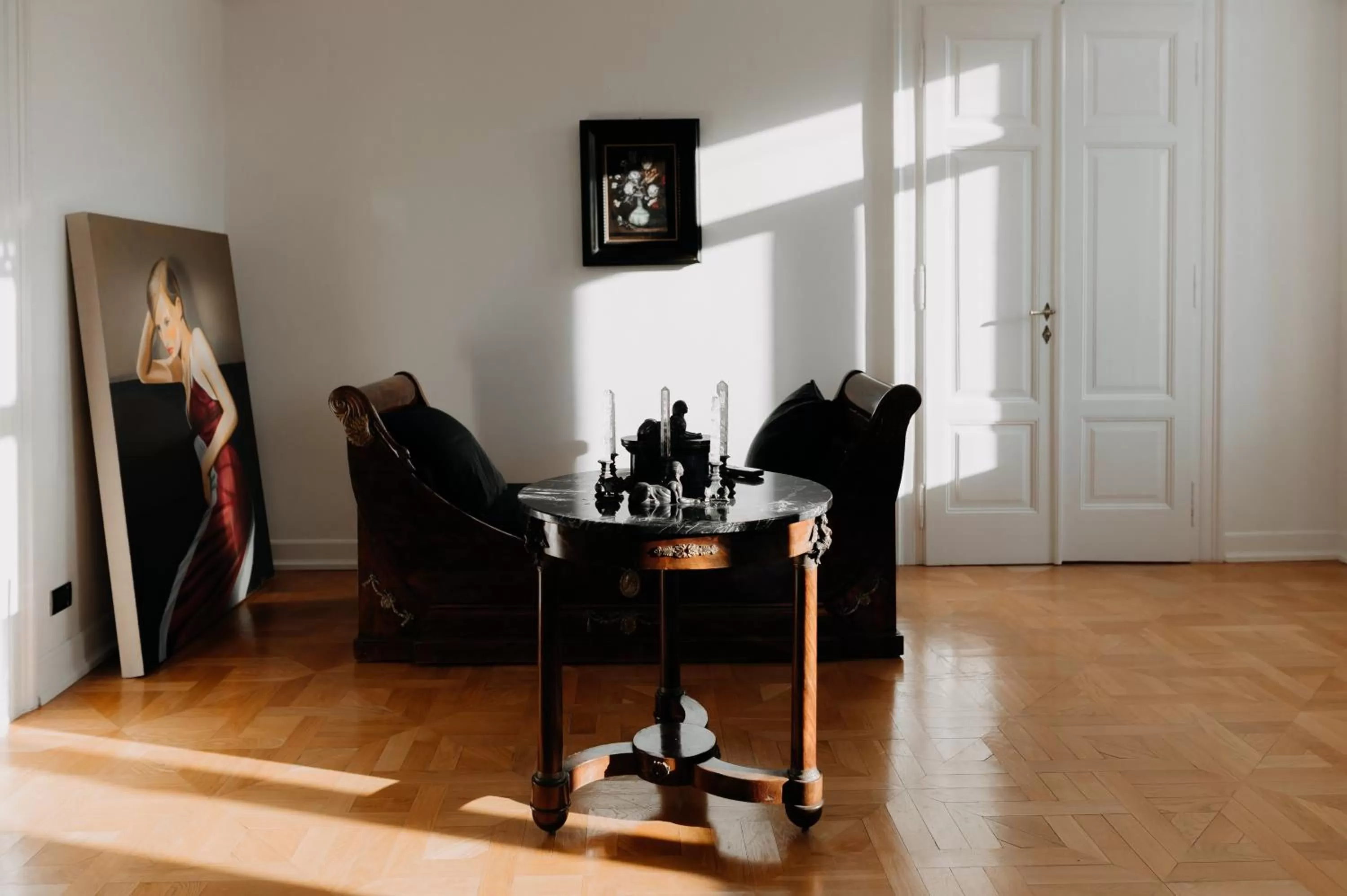hair dresser in Seven Historical Suites